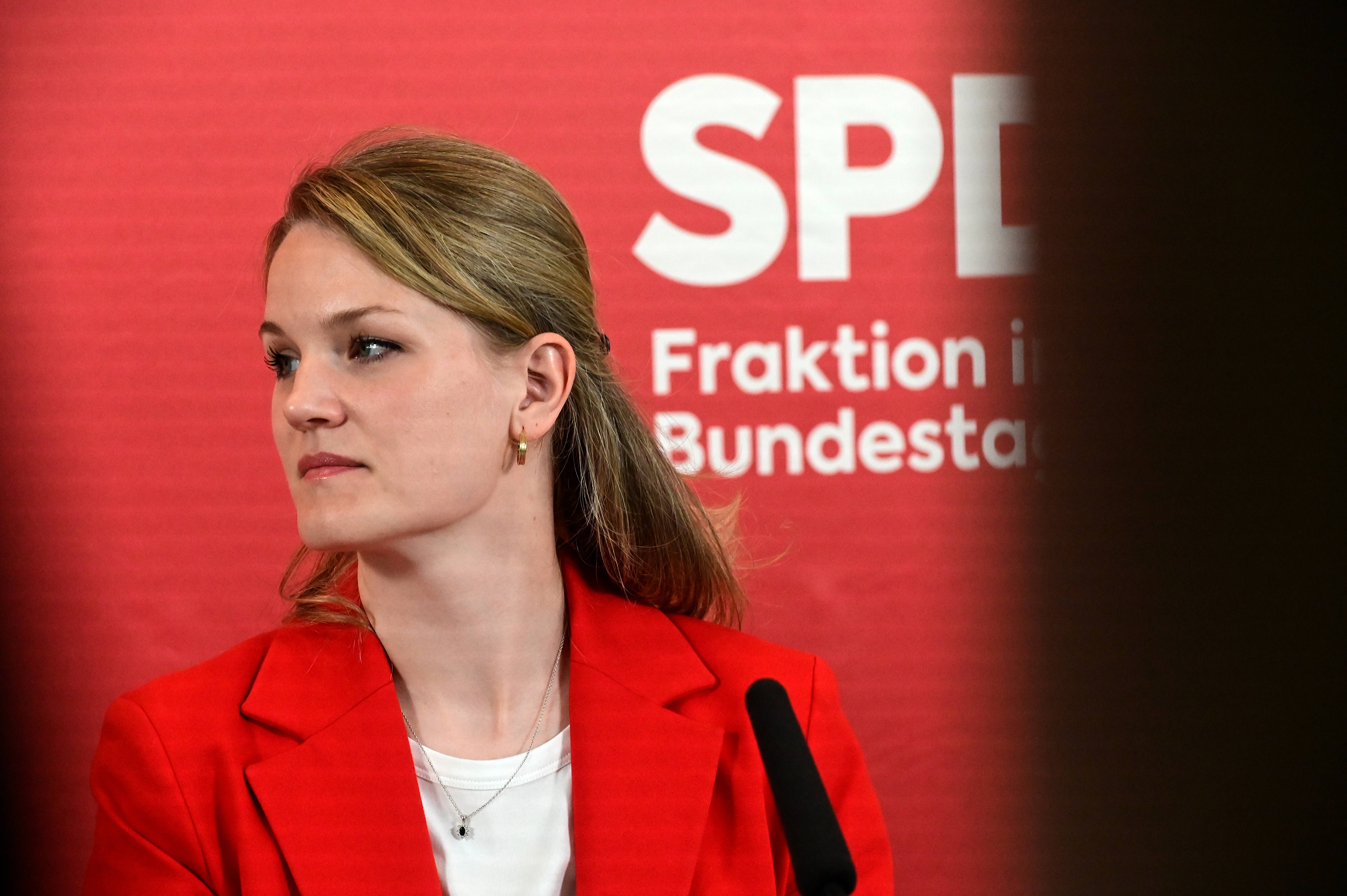 Sonja Eichwede ist stellvertretende Vorsitzende der SPD-Bundestagsfraktion und hier zuständig für die Bereiche Innen, Recht, Verbraucherschutz, Wahlprüfung, Immunität, Petitionen und Sport.