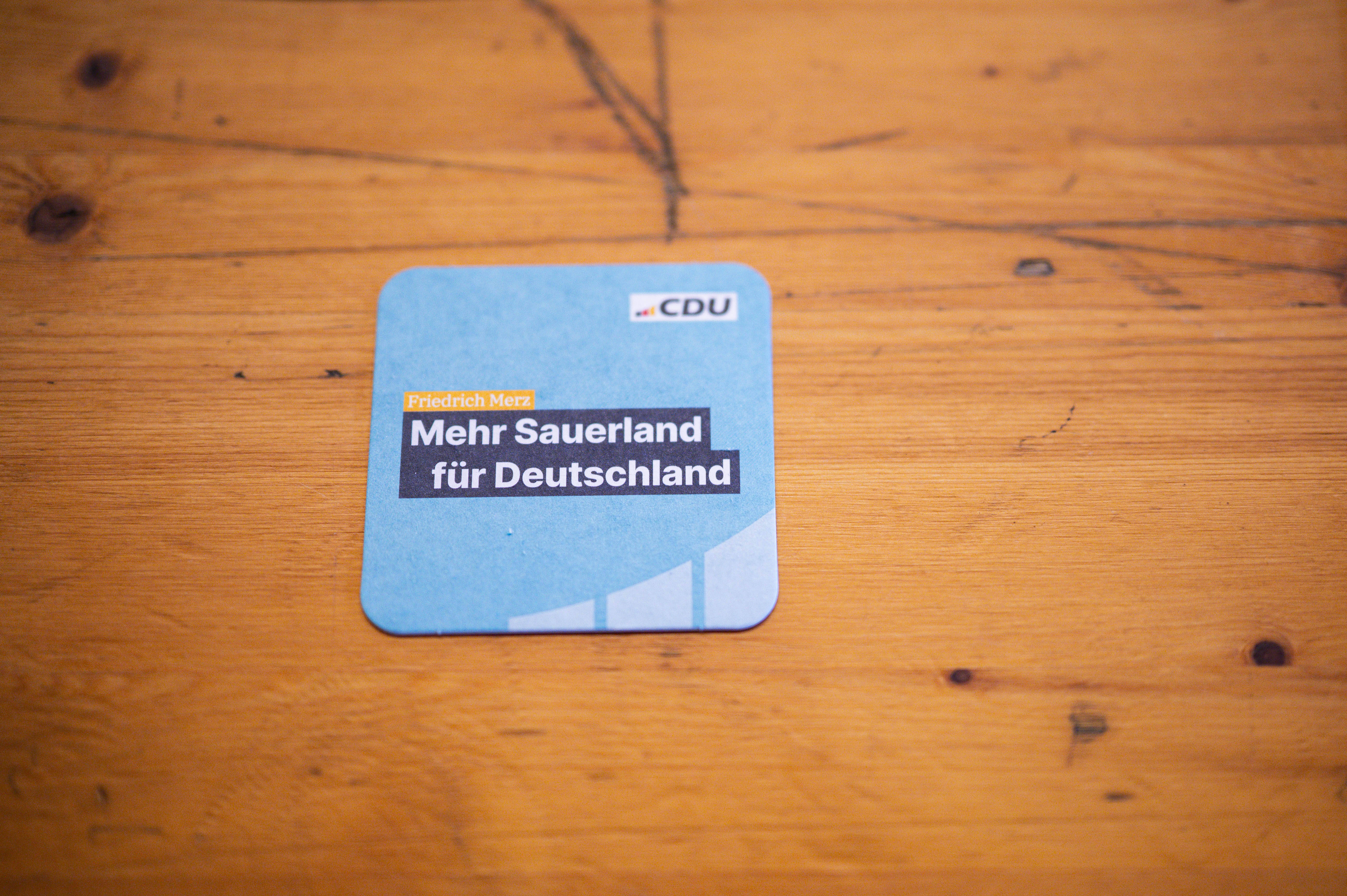 Bierdeckel mit Aufschrift: Mehr Sauerland für Deutschland