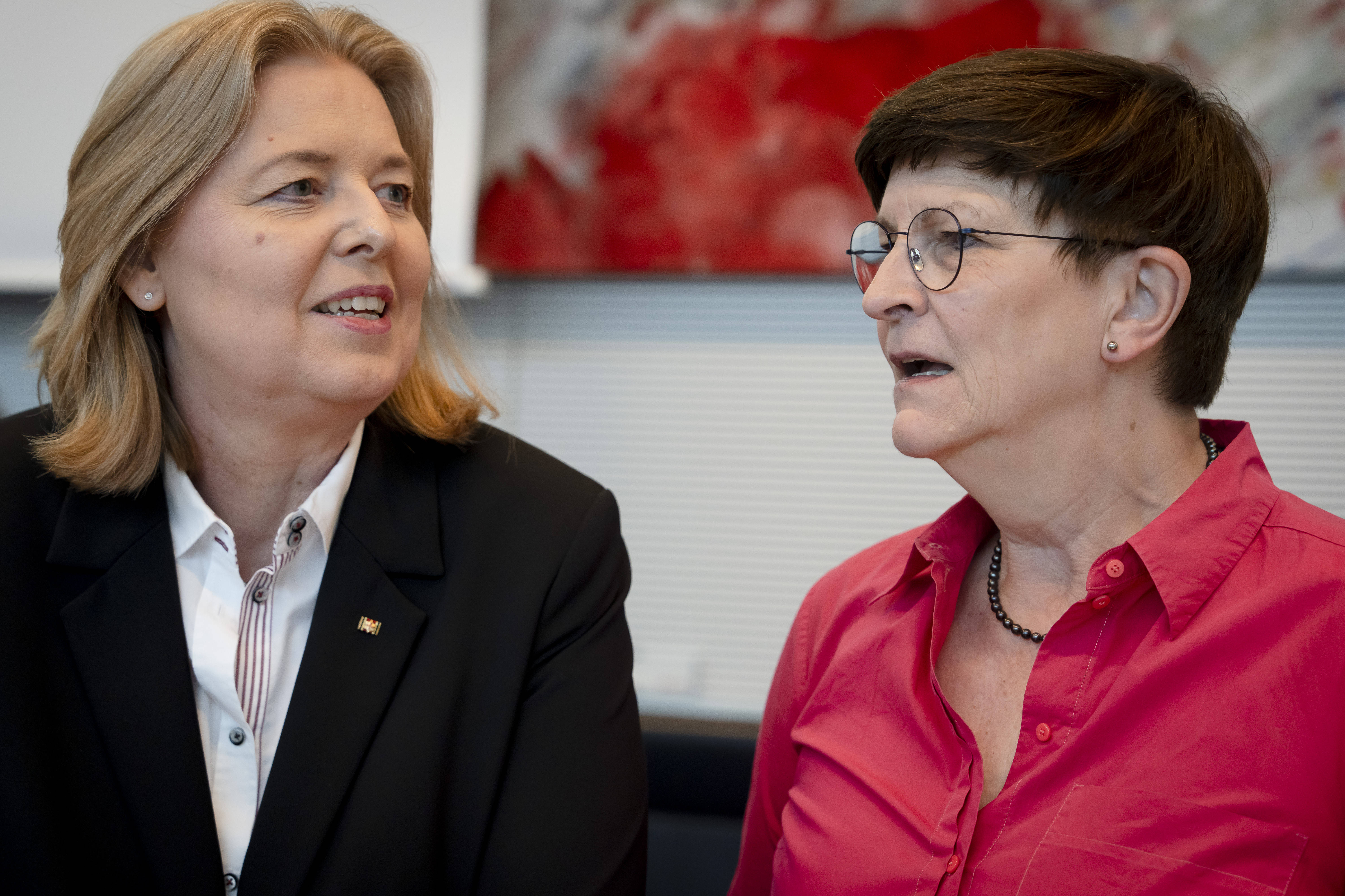 Bärbel Bas und Saskia Esken im Gespräch