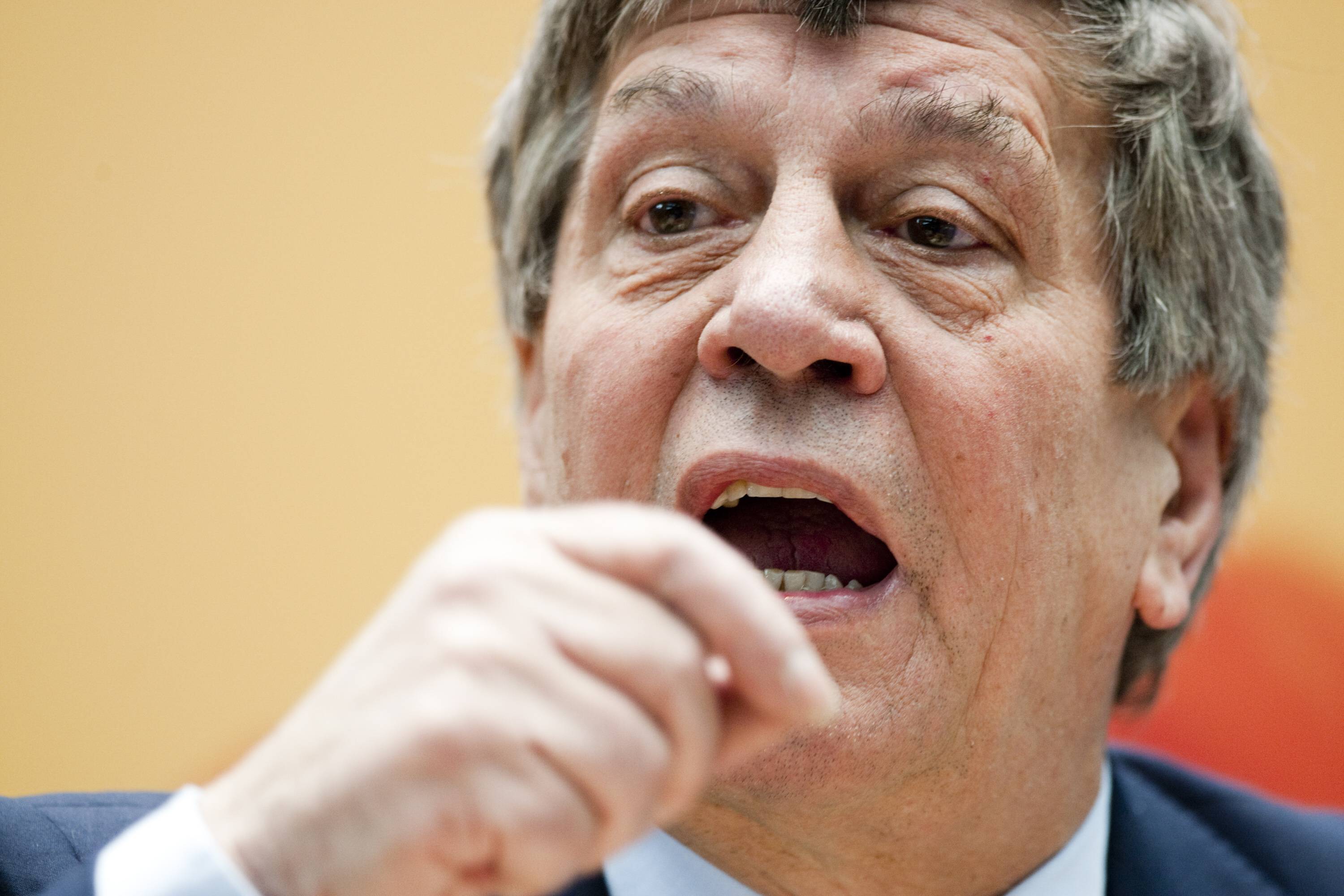 Porträt des SPD-Politikers Hermann Scheer