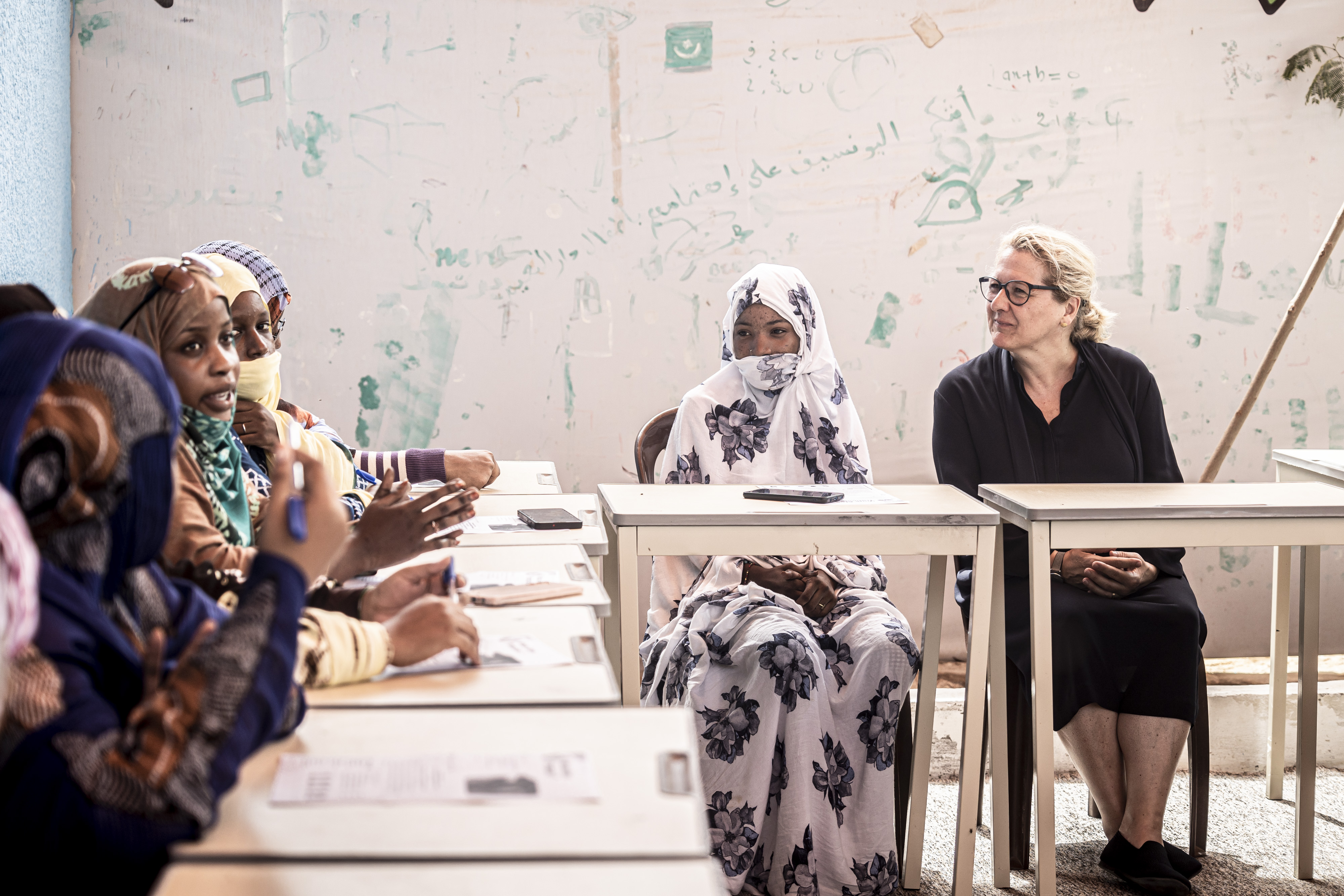 Entwicklungshilfeministerin Svenja Schulze besucht einen Französisch-Sprachkurs bei einem Projektbesuch mit UNICEF zur sozialen Sicherung in der mauretanischen Hauptstadt Nouakchott.