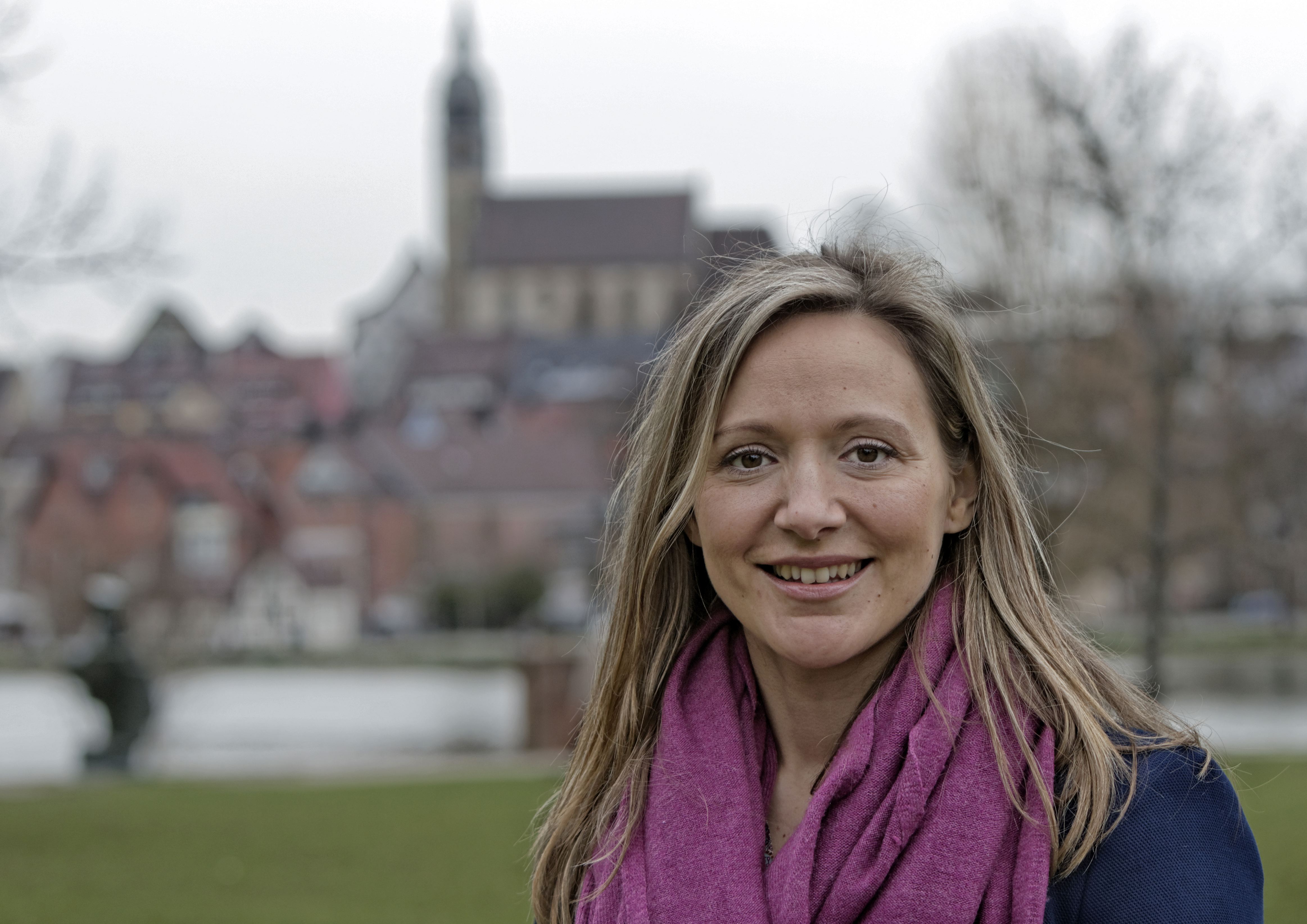 Jasmina Hostert: Vom Flüchtlingskind zur SPD-Kommunalpolitikerin