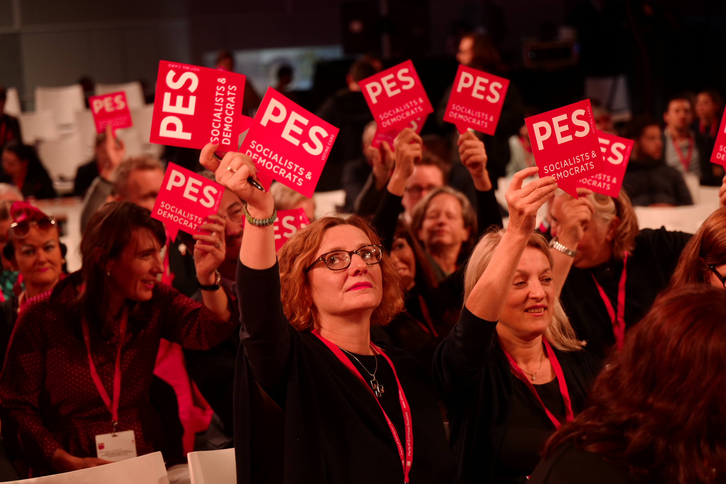 Keine Angst vor dem Wort „Feminismus“: In Lissabon stellen sie die sozialdemokratischen Frauen der PES neue auf.