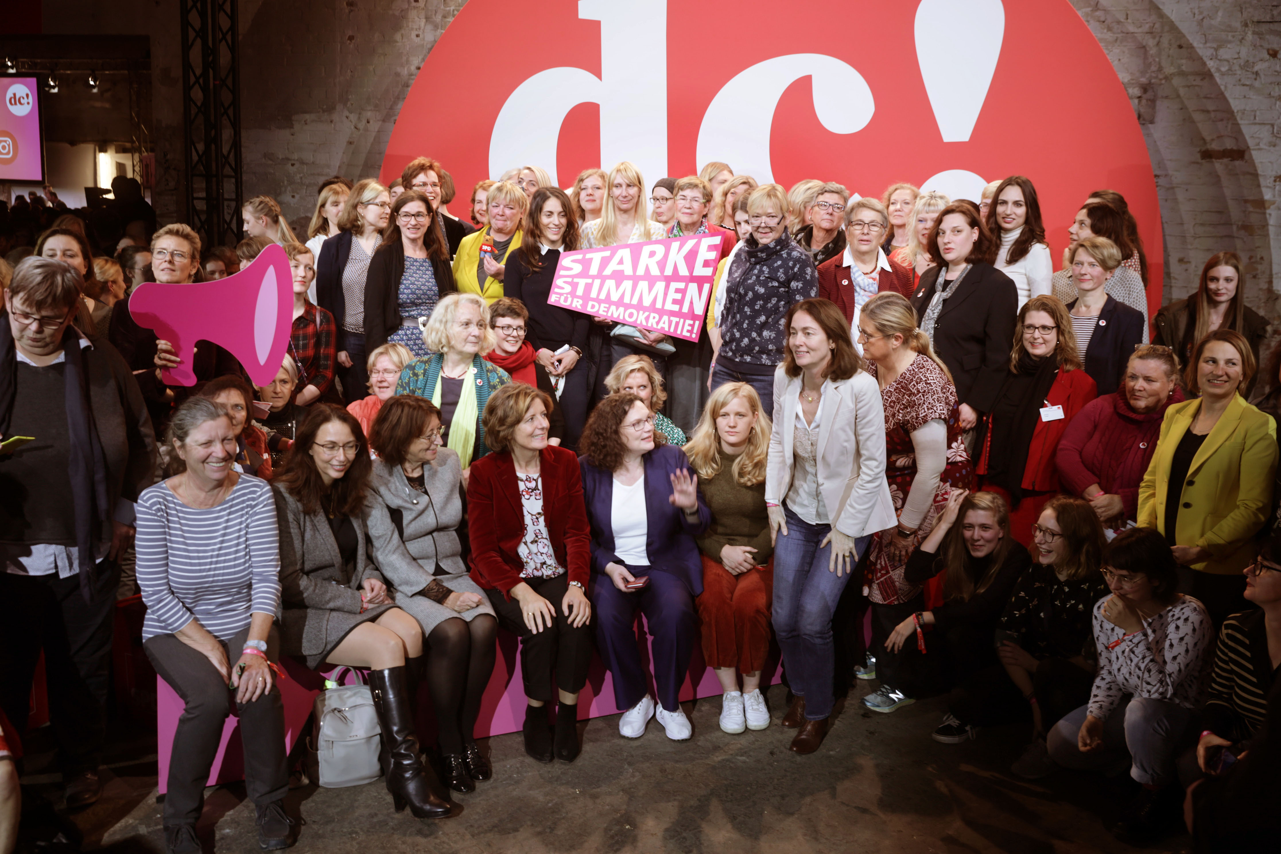 Solidarität unter Frauen ist wichtig: Foto-Aktion beim Debattencamp der SPD am 10. November 2018