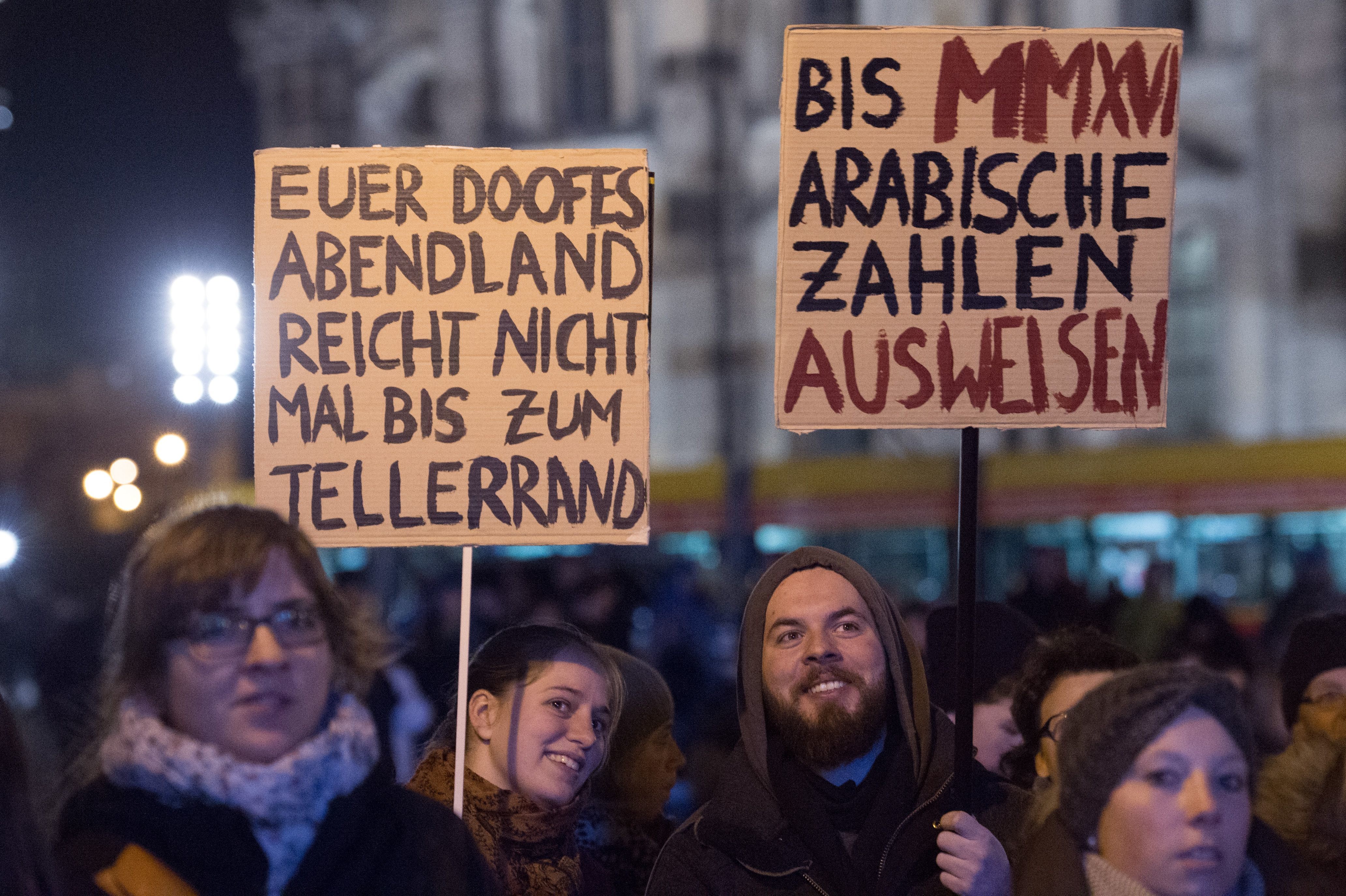 Protest gegen Pegida in Dresden