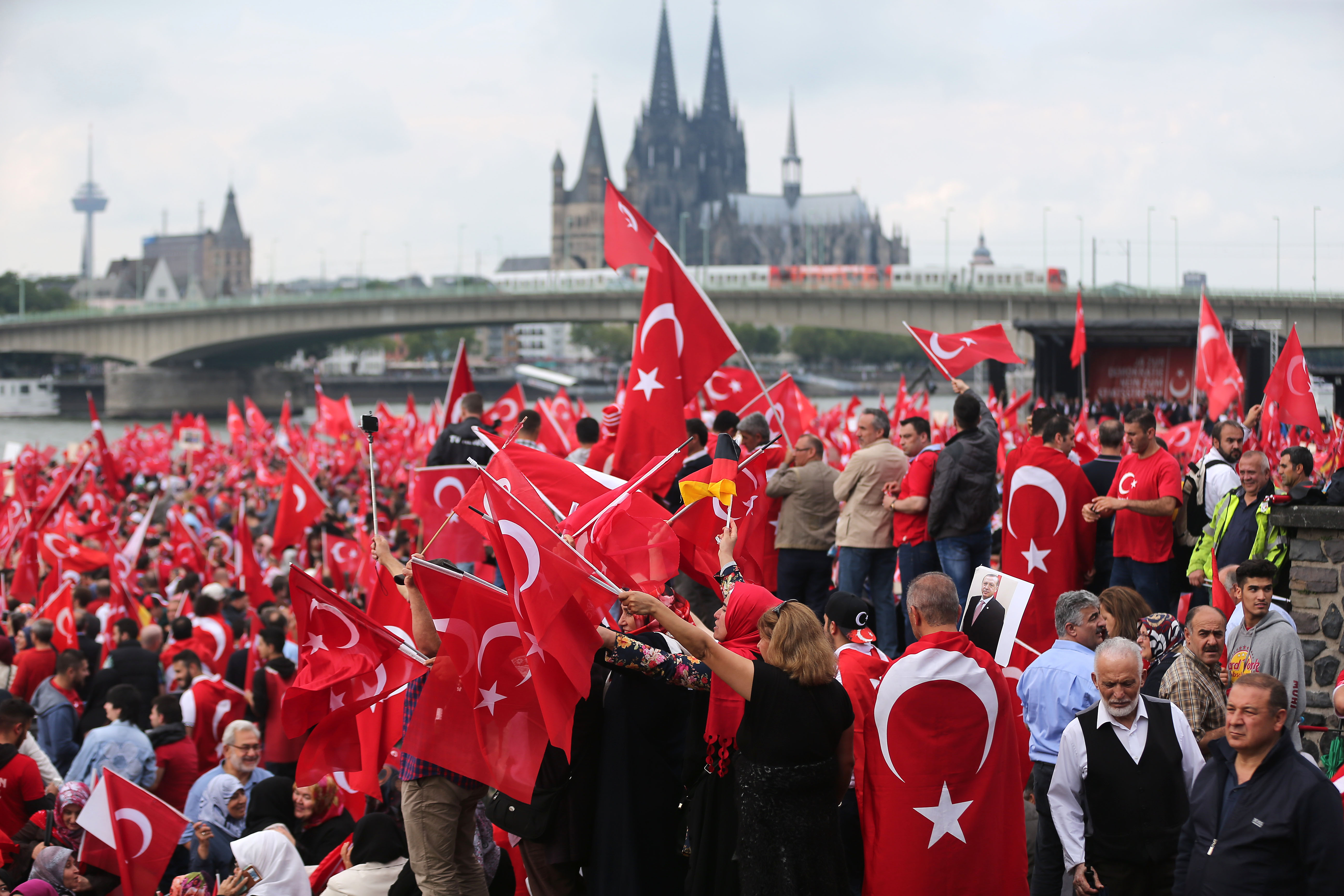 Erdogan-Anhänger in Köln