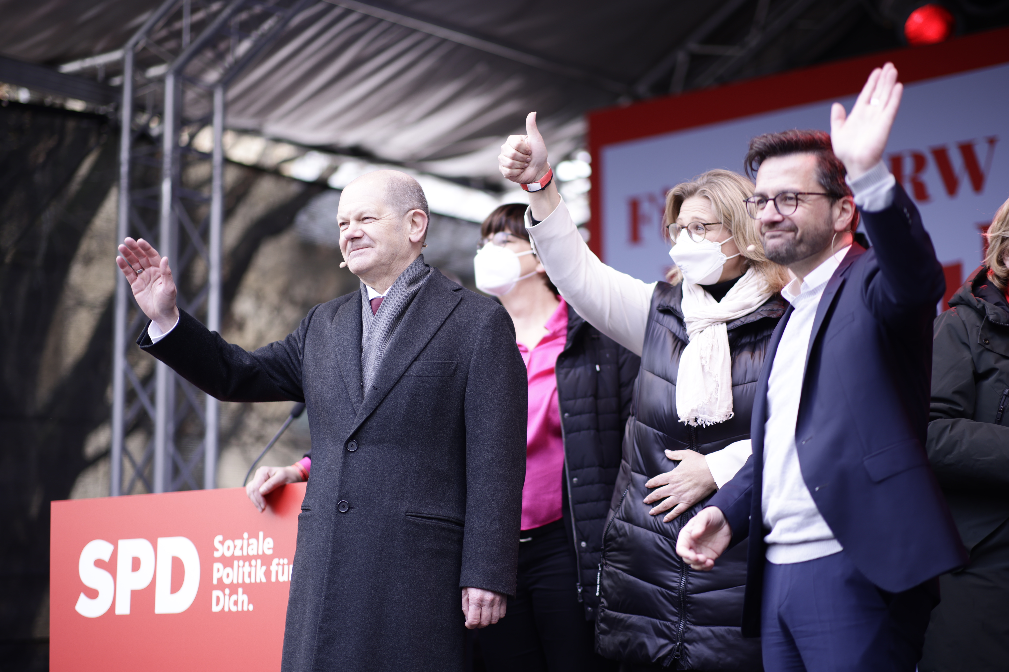 Wahlkampfauftakt in NRW: Spitzenkandidat Thomas Kutschaty (von rechts) mit Anke Rehlinger Saskia Esken und Olaf Scholz.