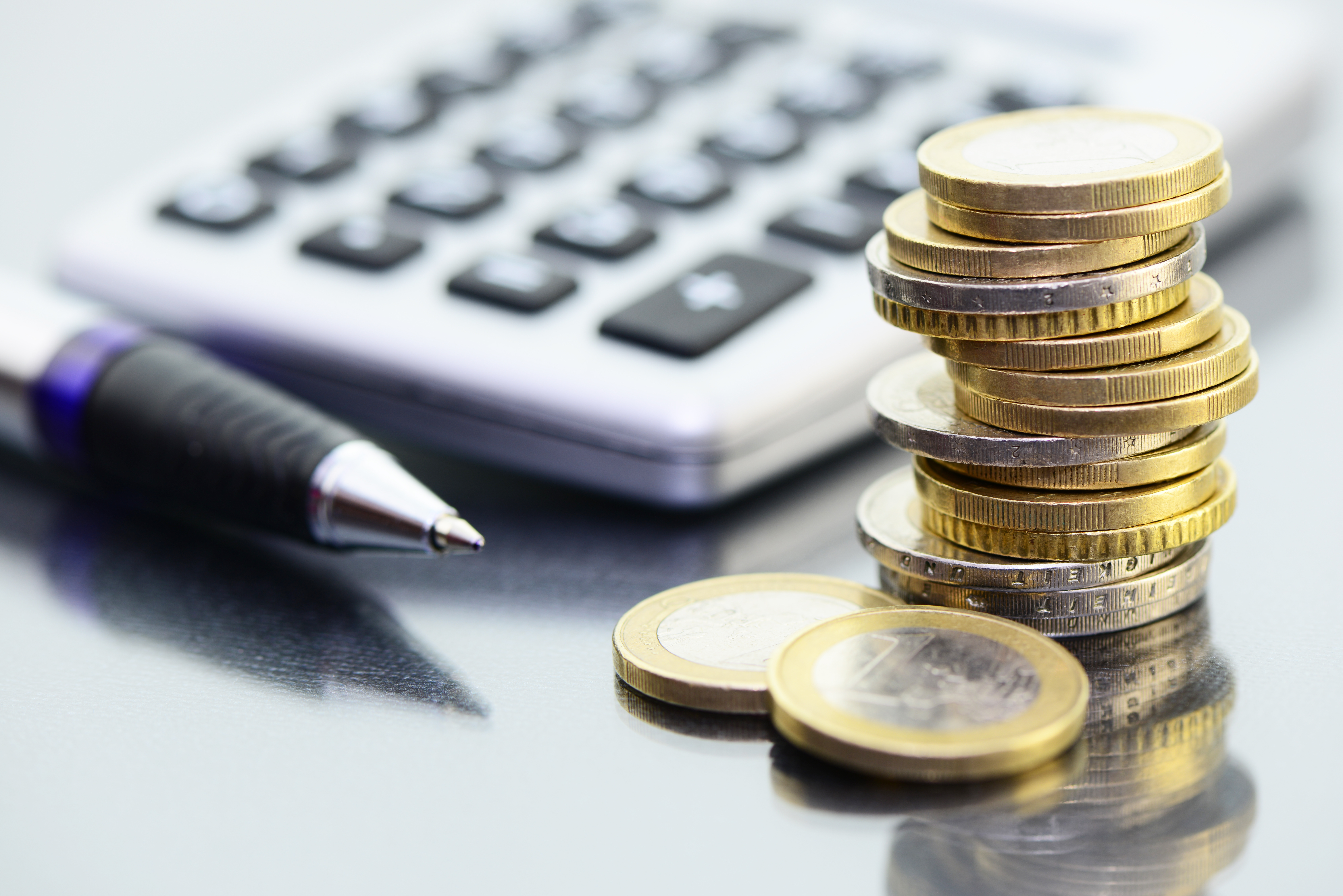Ab Juli 23: mehr Geld für Rentner*innen, aber auch mehr Beiträge zur Pflegeversicherung für die meisten. 