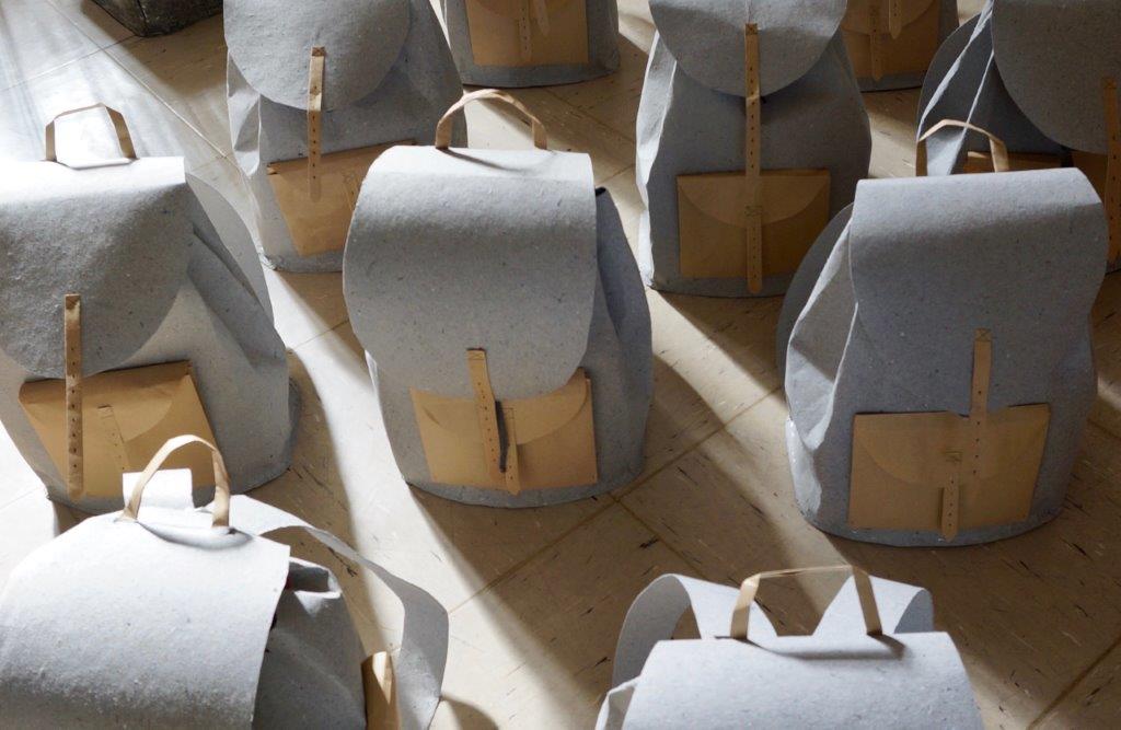 Installation „Liebesgaben“ von Christine Theile