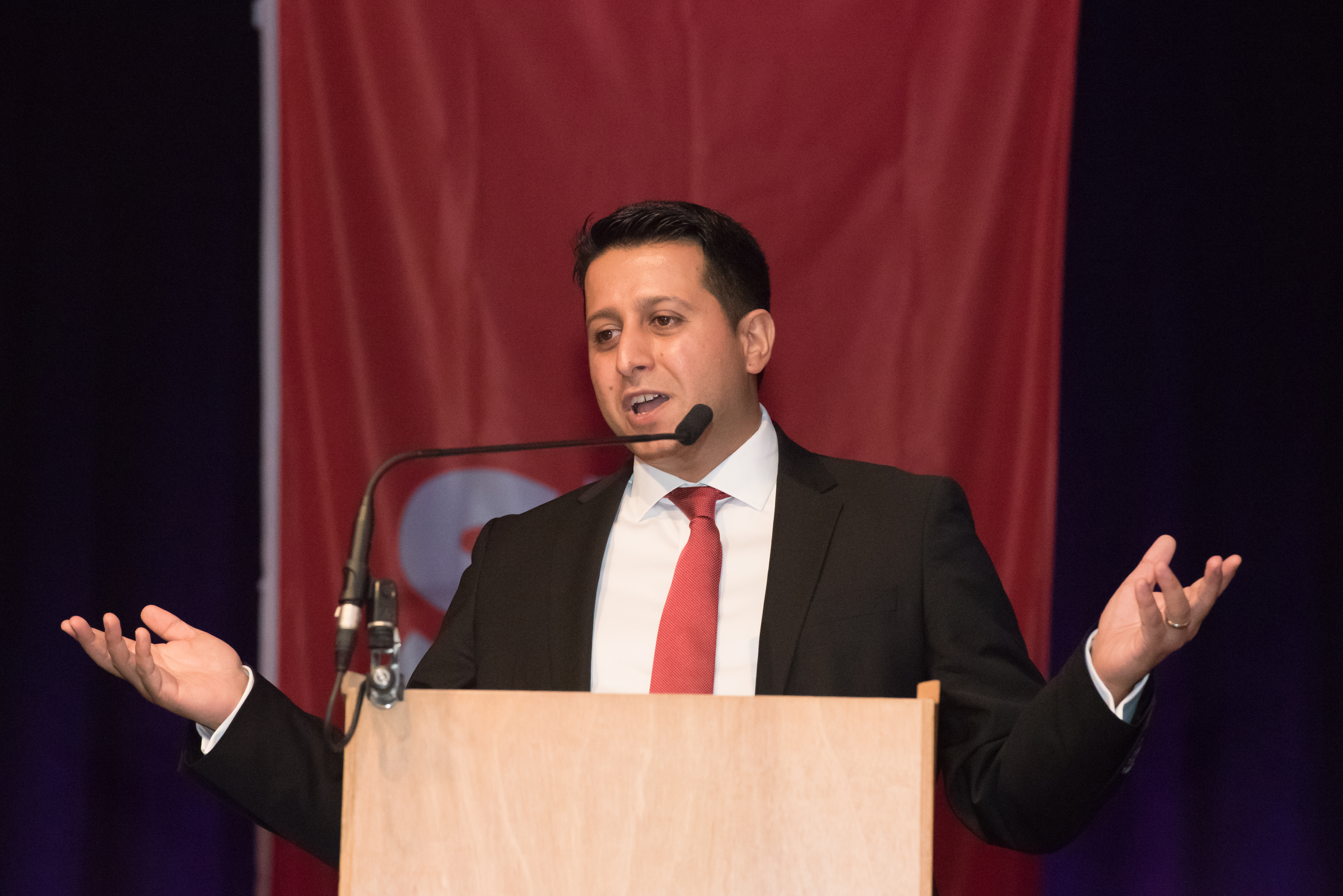 Erster türkischstämmiger Bürgermeister in Hessen: Halil Öztas (SPD)