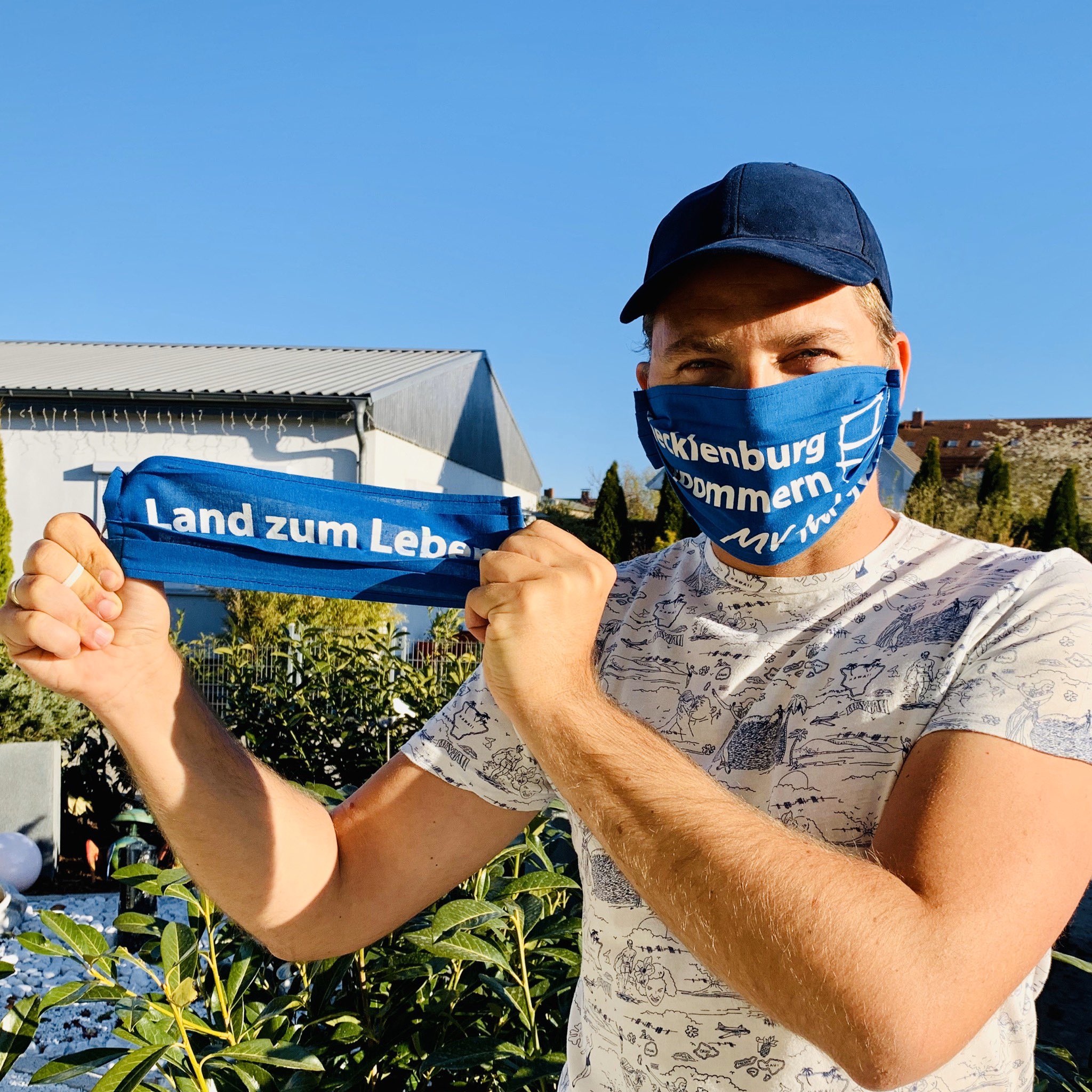 Klares Bekenntnis zu Mecklenburg-Vorpommern: Vorpommern-Staatssekretär Patrick Dahlemann mit seinem Mundschutz