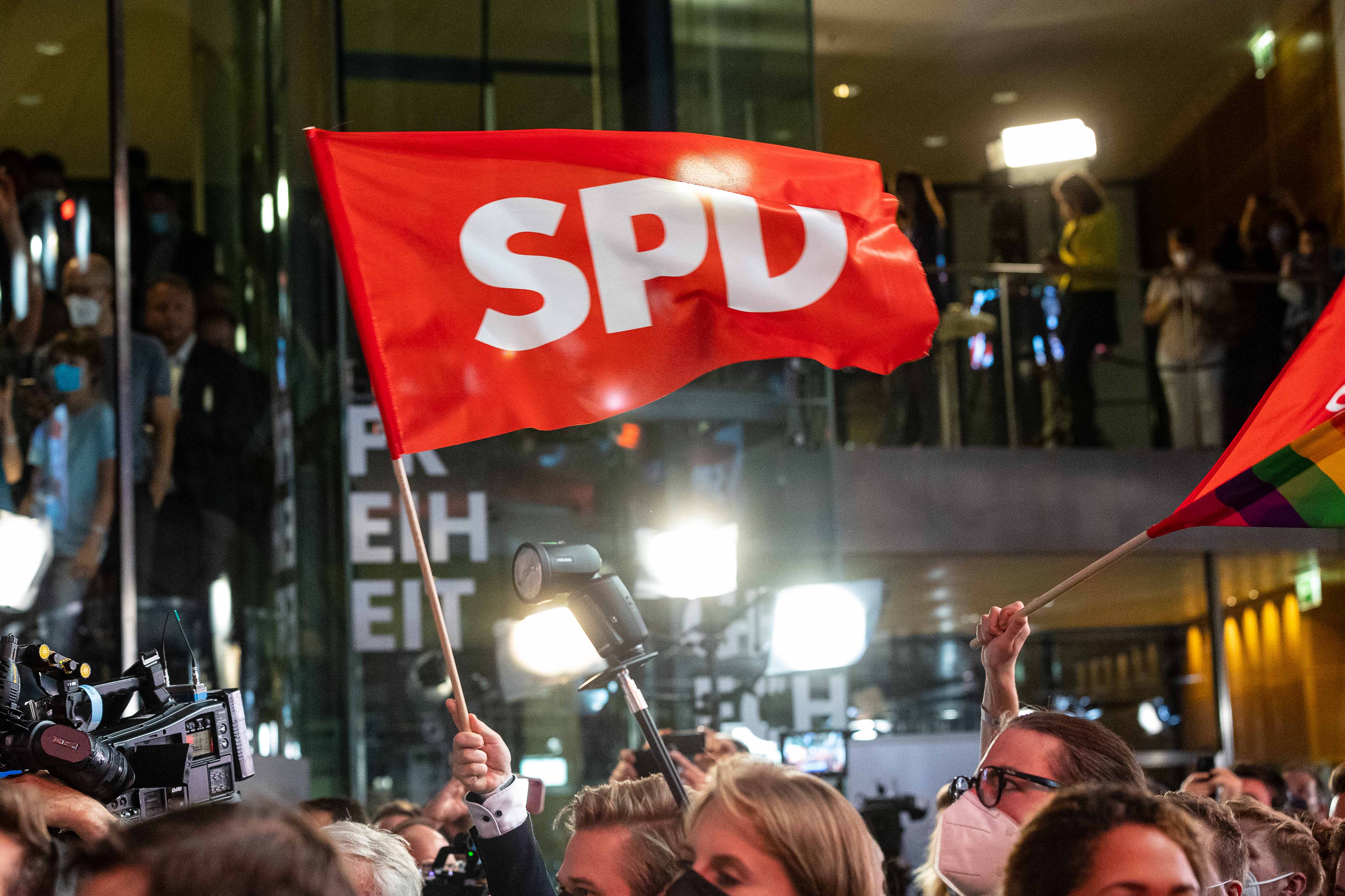 Trotz aller Euphorie am Wahlabend: Noch ist die SPD nicht gerettet.