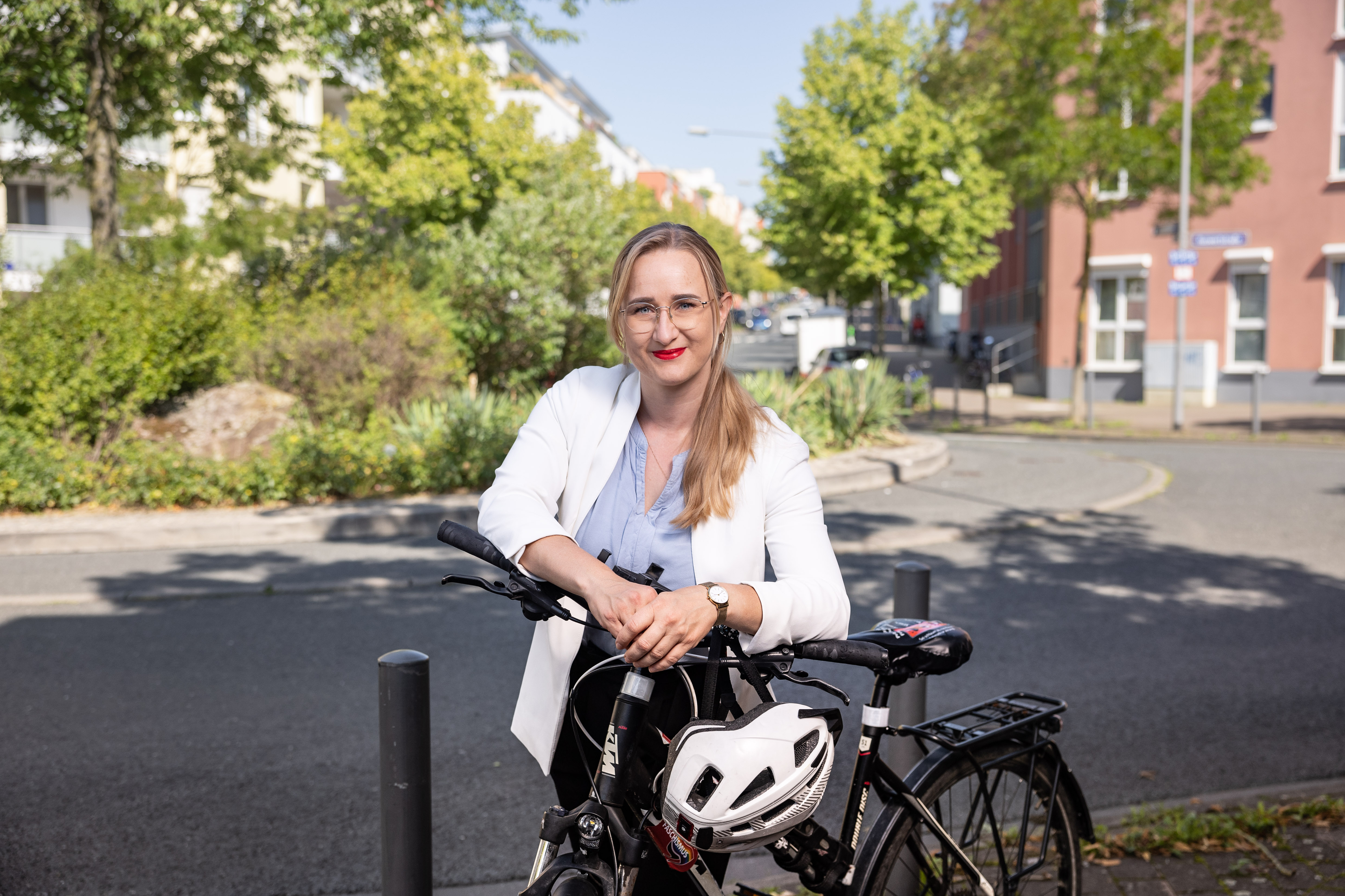 Den kompletten Wahlkampf bestreitet Stefanie Minkley mit ihrem Fahrrad.