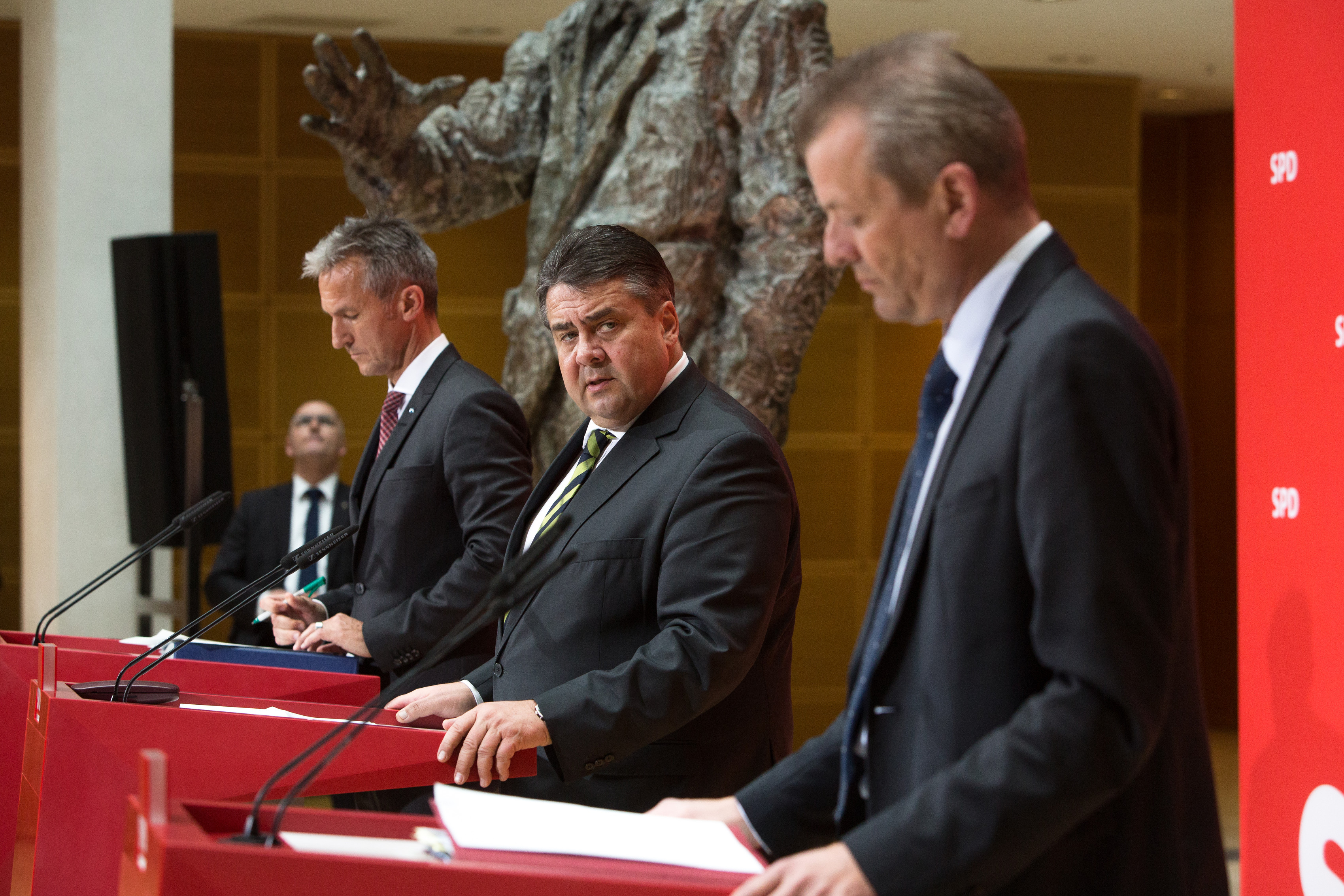 SPD-Chef Sigmar Gabriel wirft der Union beim Thema Flüchtlinge Scheindebatten vor