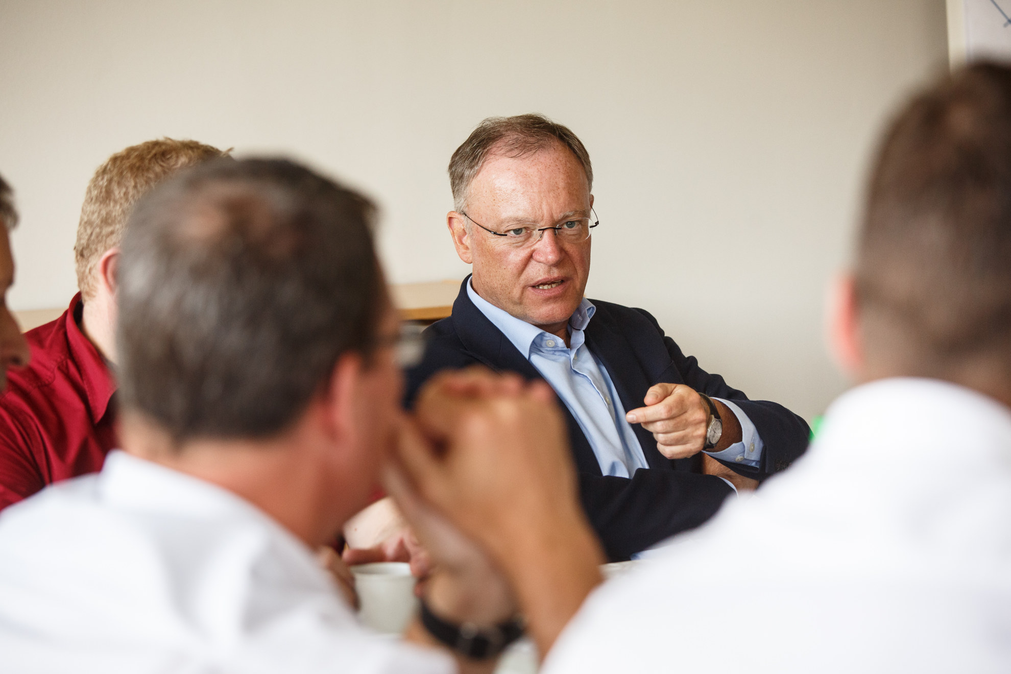 „Eine hochmotivierte SPD, die einmal im Wahlkampfmodus ist, sollte niemand unterschätzen.“ Niedersachsens Ministerpräsident Stephan Weil setzt auf einen Sieg bei der vorgezogenen Landtagswahl am 15. Oktober.