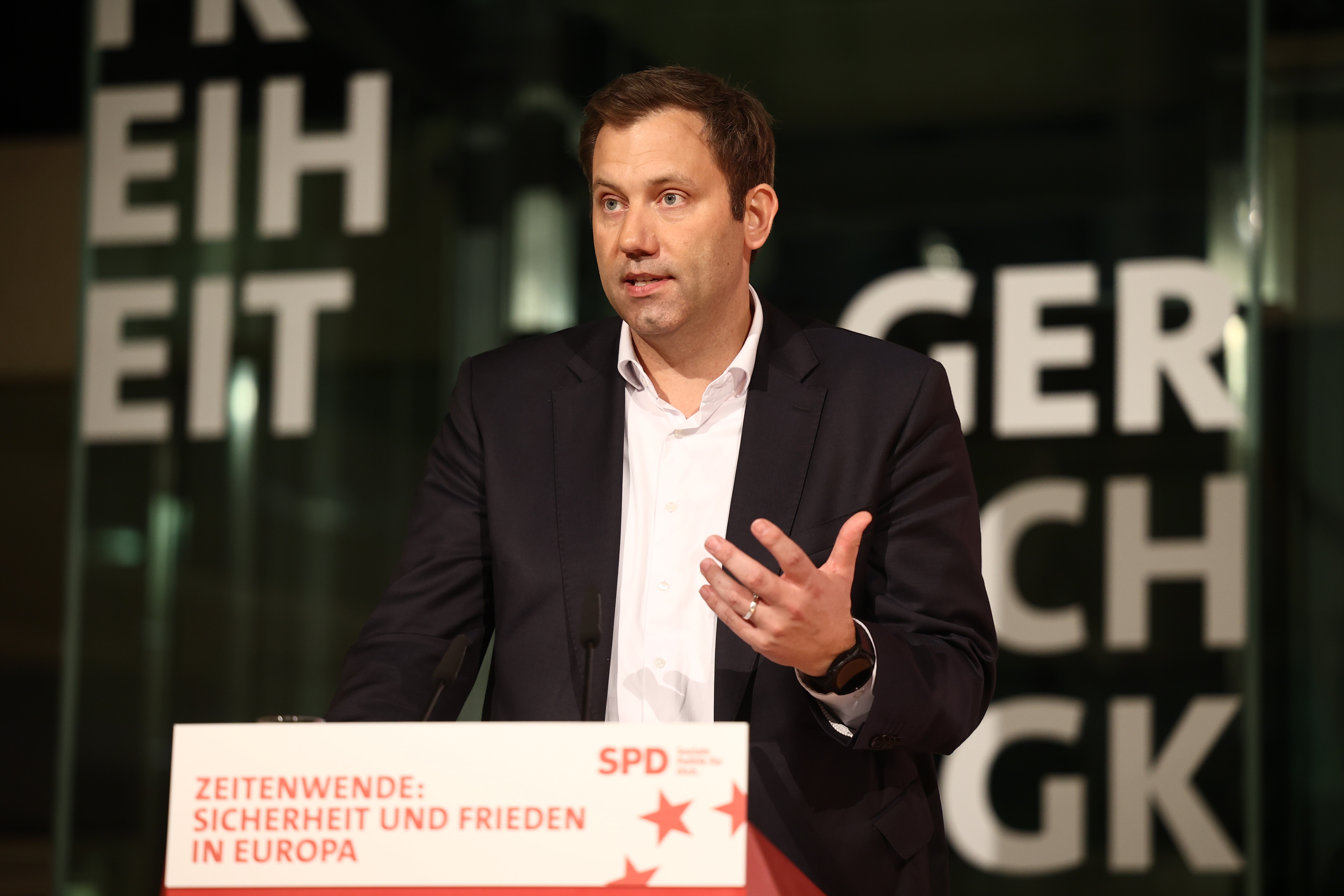 Lars Klingbeil bei einer Veranstaltung im Willy-Brandt-Haus.