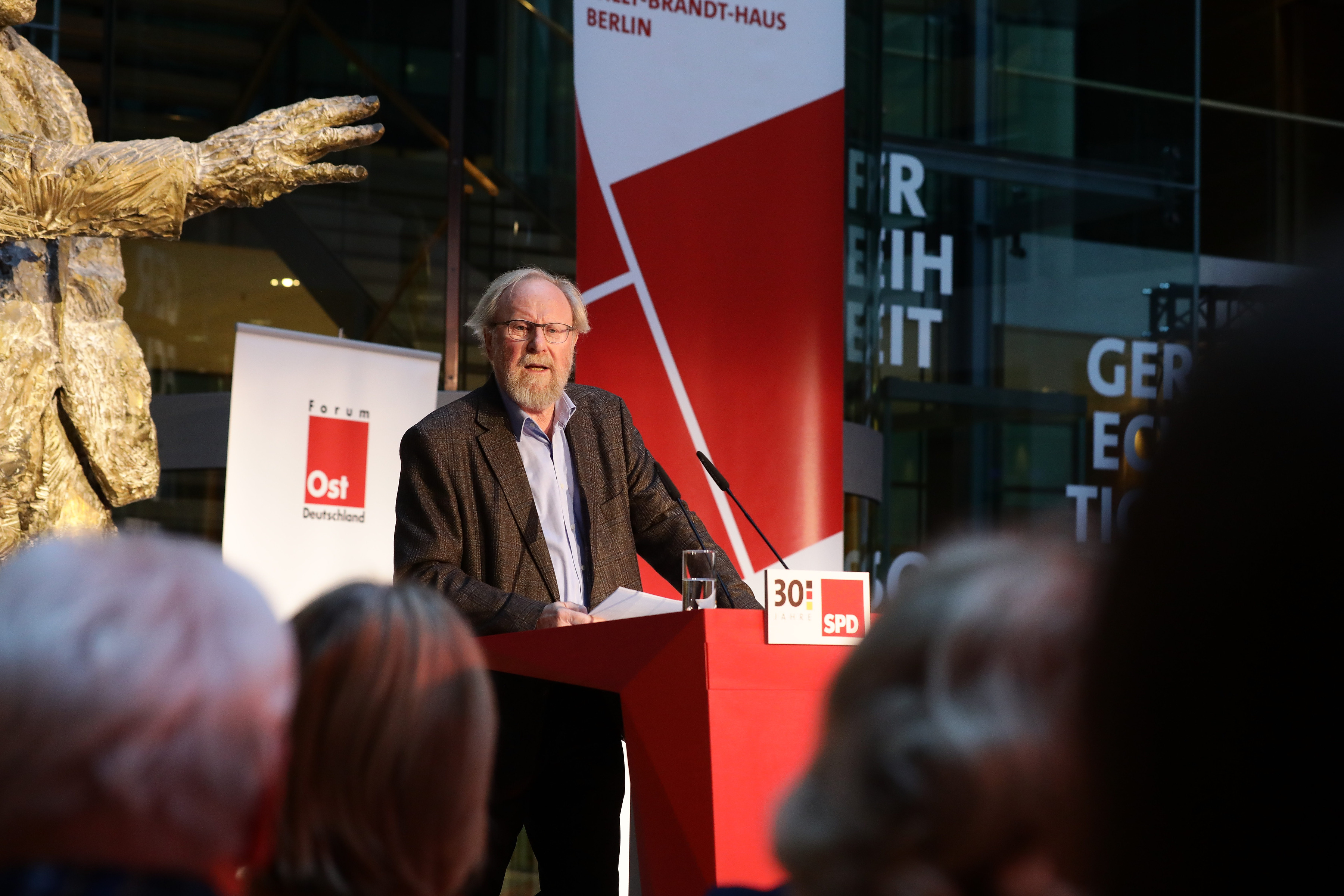 Die Gründung der SDP war ein historisches Wunder und entscheidend für die Friedliche Revolution in der DDR, meint Wolfgang Thierse.