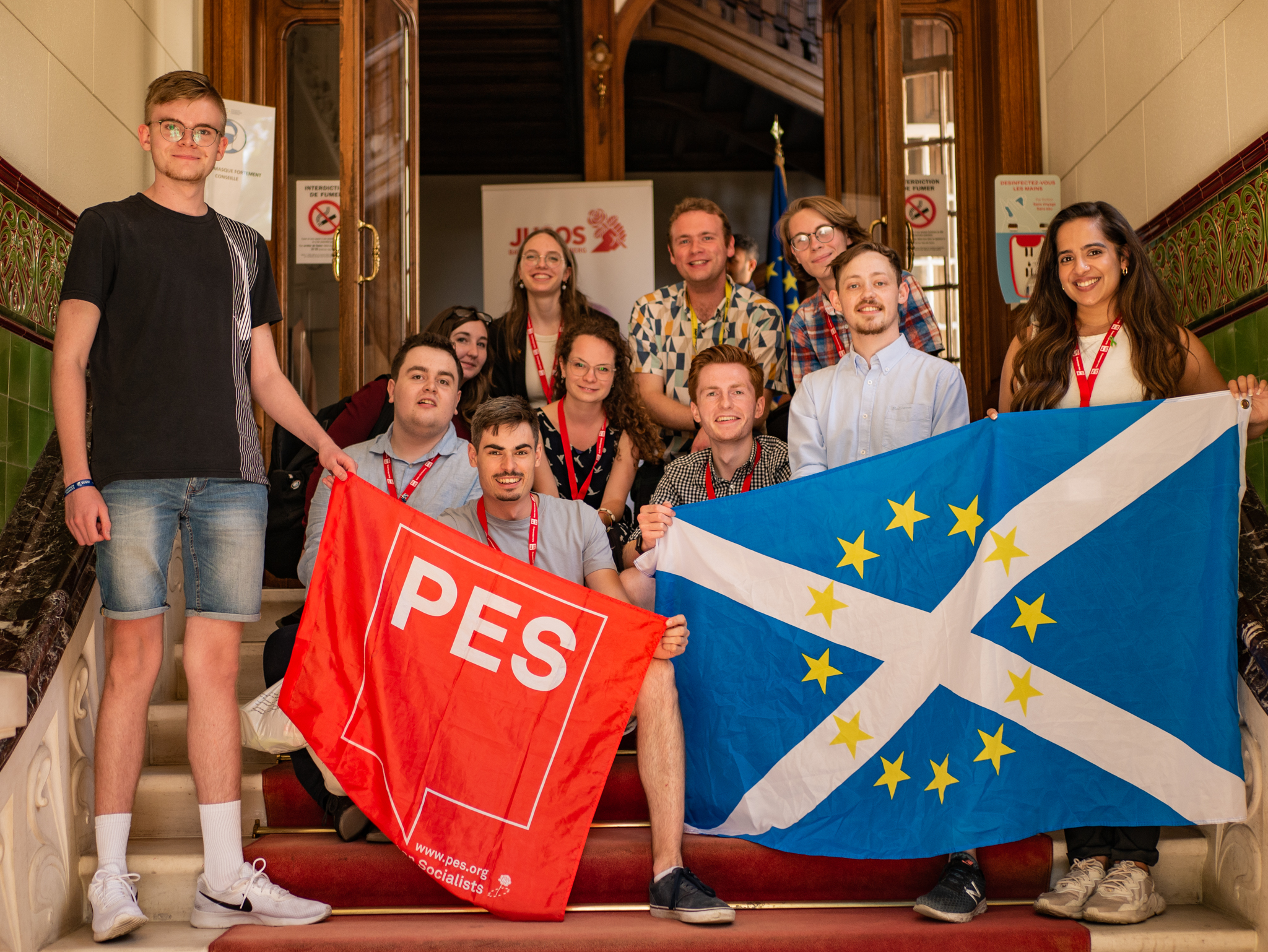 Die schottische Delegation der YSI mit Vertreter*innen der Jusos Baden-Württemberg in Straßburg.