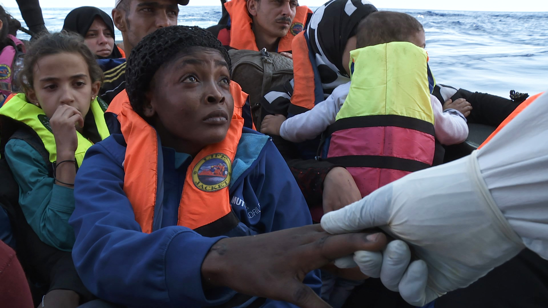 Gerettet, aber kein Ende der Odyssee: Geflüchtete auf dem Mittelmeer.