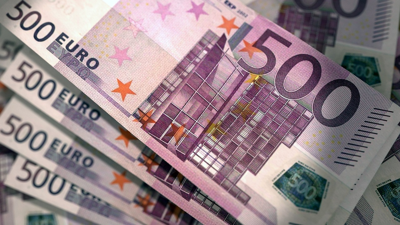 Grundeinkommen 500-Euro-Scheine