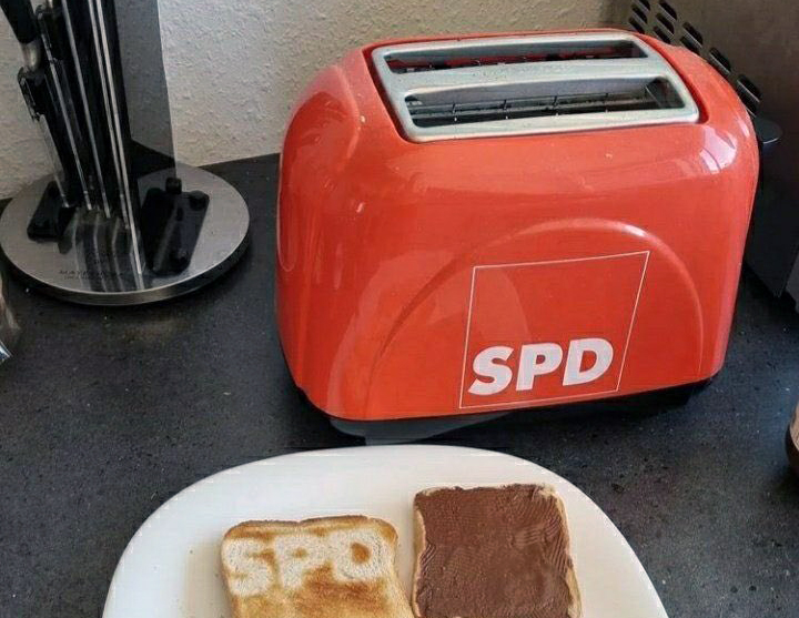 Ein Foto geht viral: Das Foto vom SPD-Toaster von Benedikt Freitag ist auf Twitter äußerst beliebt.