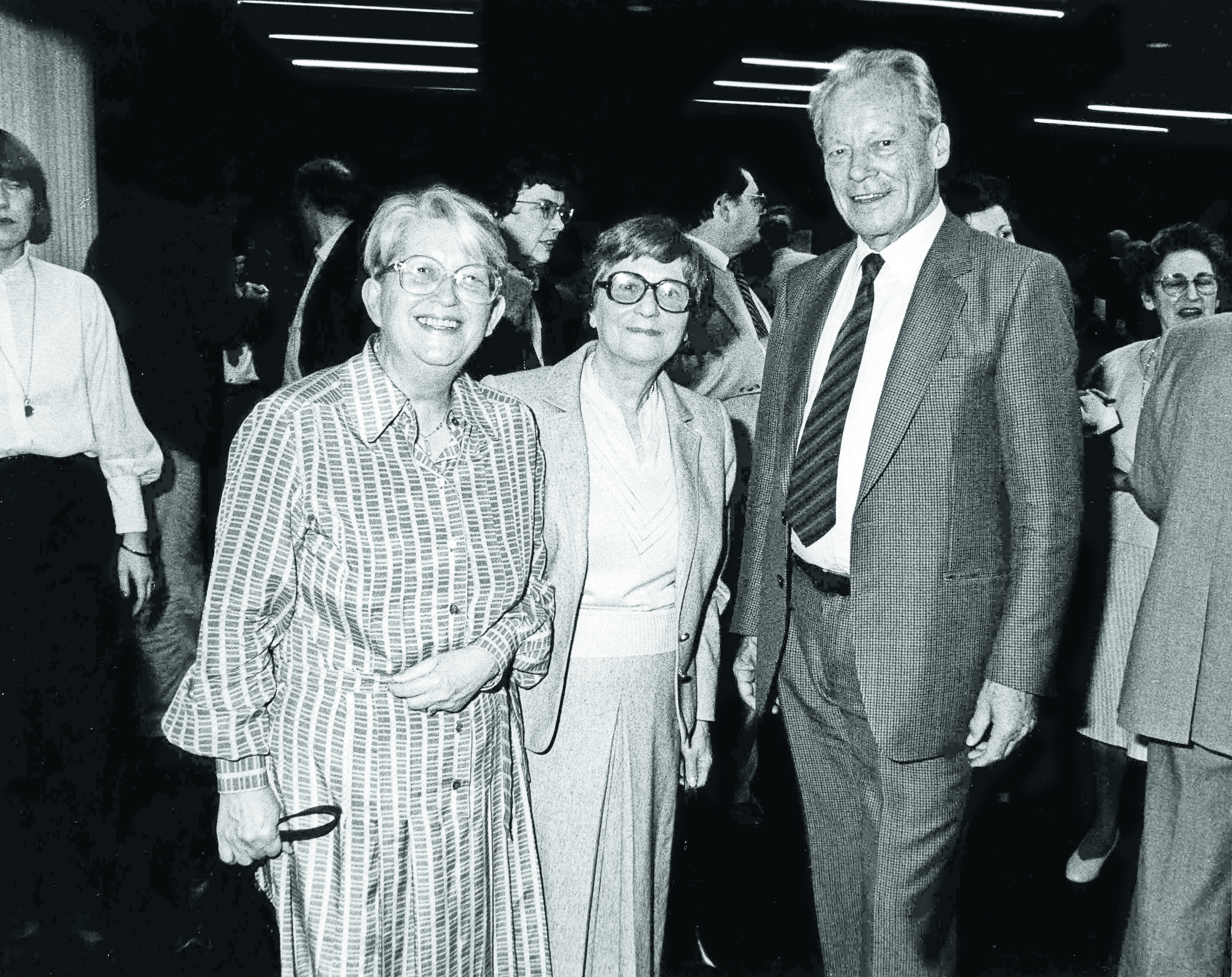Helga Grebing, Susanne Miller und Willy Brandt (v. l.).