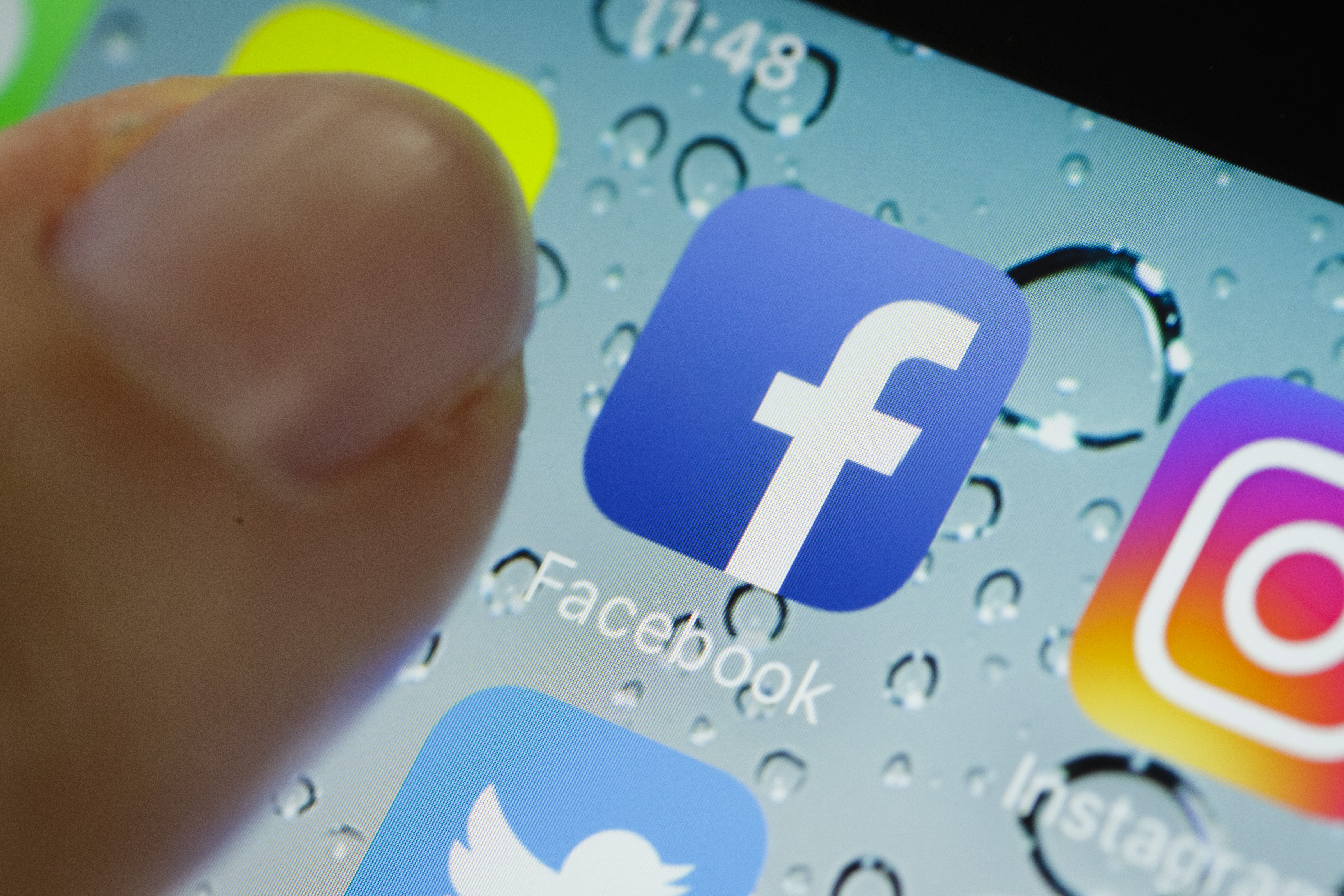 Wie anfällig sind Internet-Nutzer für Fake News? Was in sozialen Netzwerken wie Facebook passiert, bleibt häufig im Verborgenen.