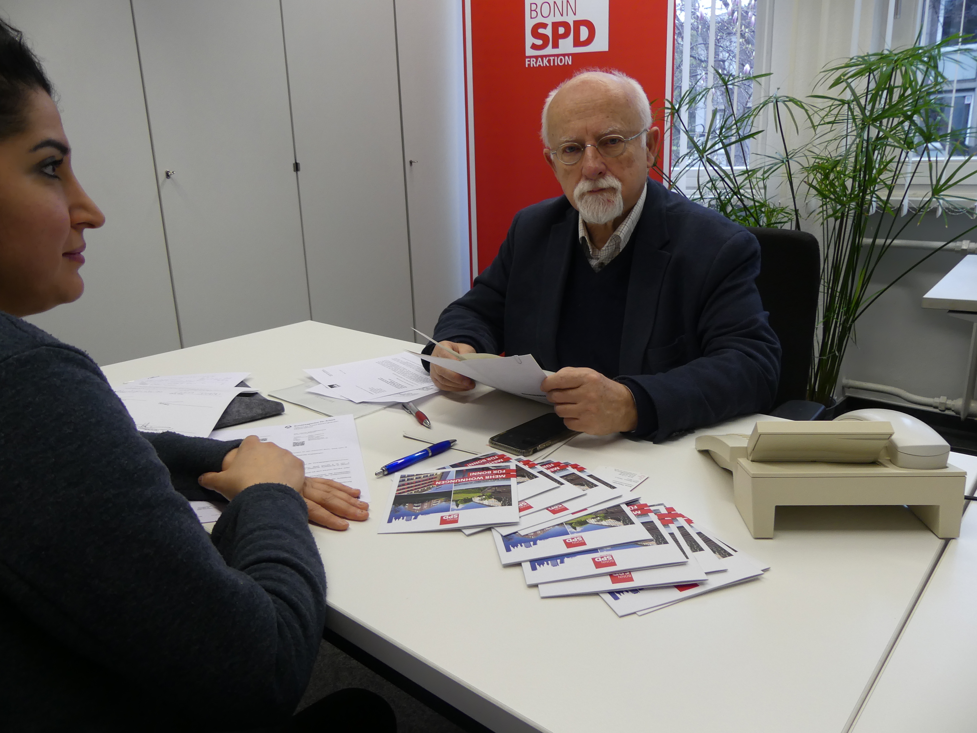 Fünf Jahrzehnte Bürgersprechstunde: Der Sozialdemokrat Bernhard „Felix“ von Grünberg in Bonn.