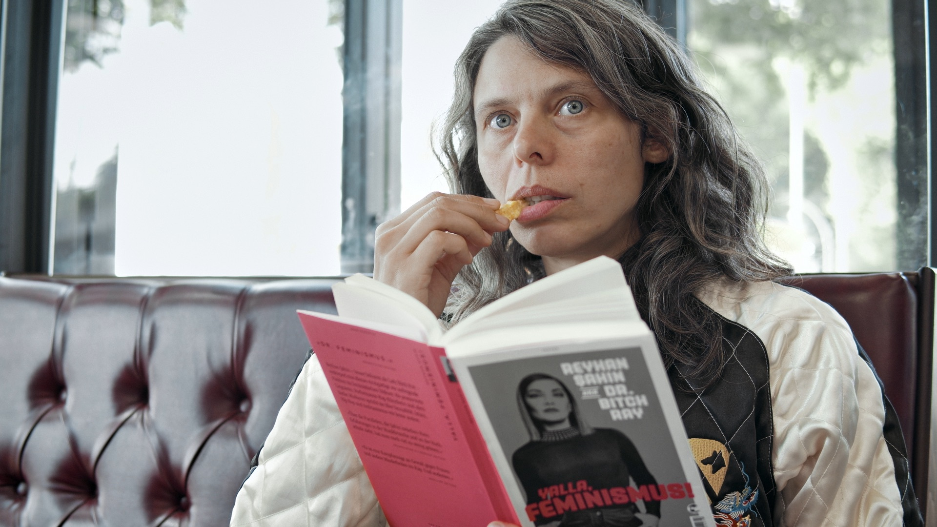 Kampf gegen Patriarchat und Kapitalismus: Schauspielerin Marga (Margarita Breitkreiz) rennt gegen mächtige Strukturen an.