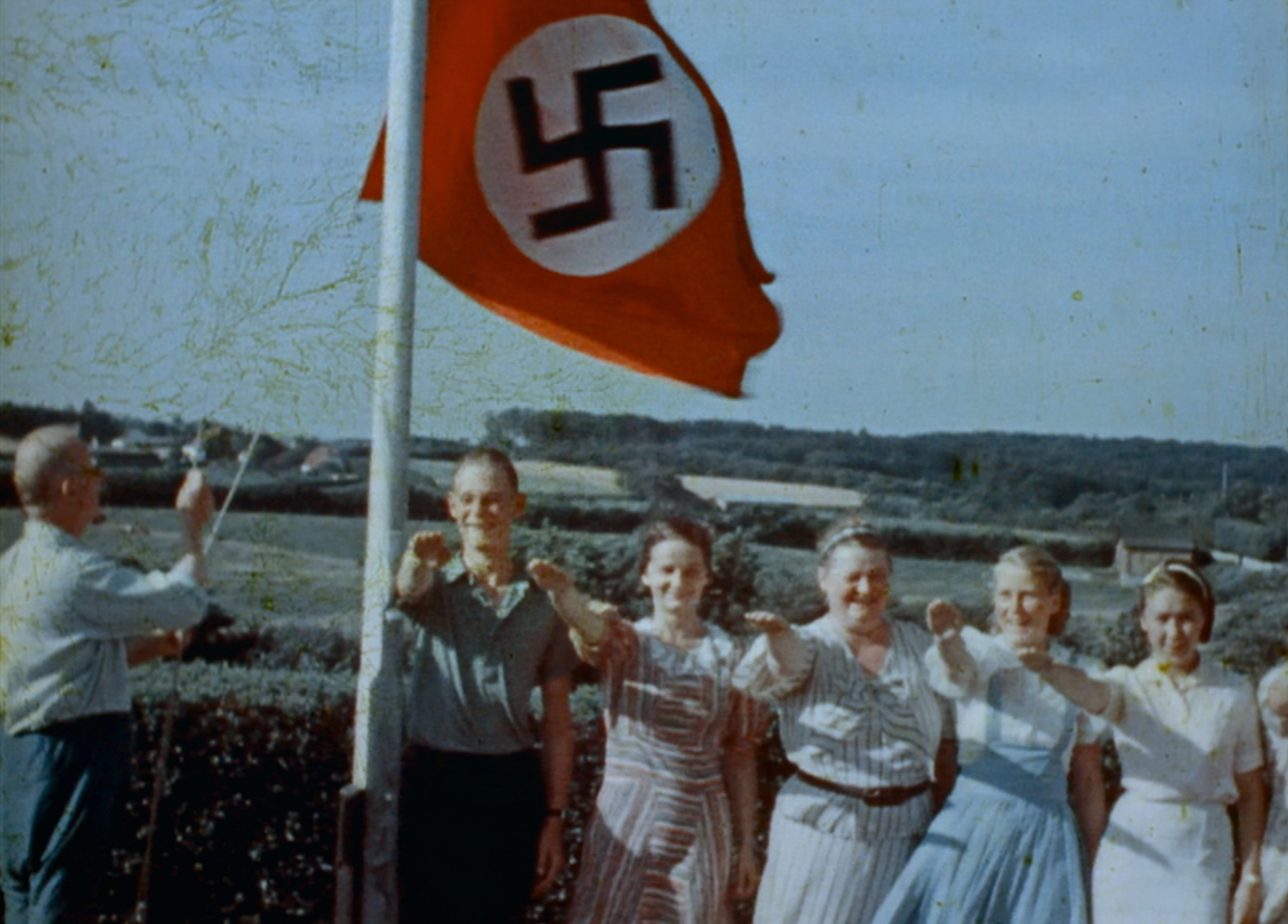 Ein Bild aus dunkler Vergangenheit: Viele Zeitzeugen malen die NS-Zeit bis heute in positiven Farben.