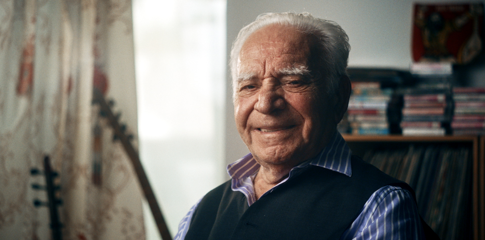  Metin Türkoz: Er galt als „Stimme der türkischen Arbeiter in Deutschland“. Ende der 70er-Jahre gab er sein Musikerdasein auf.