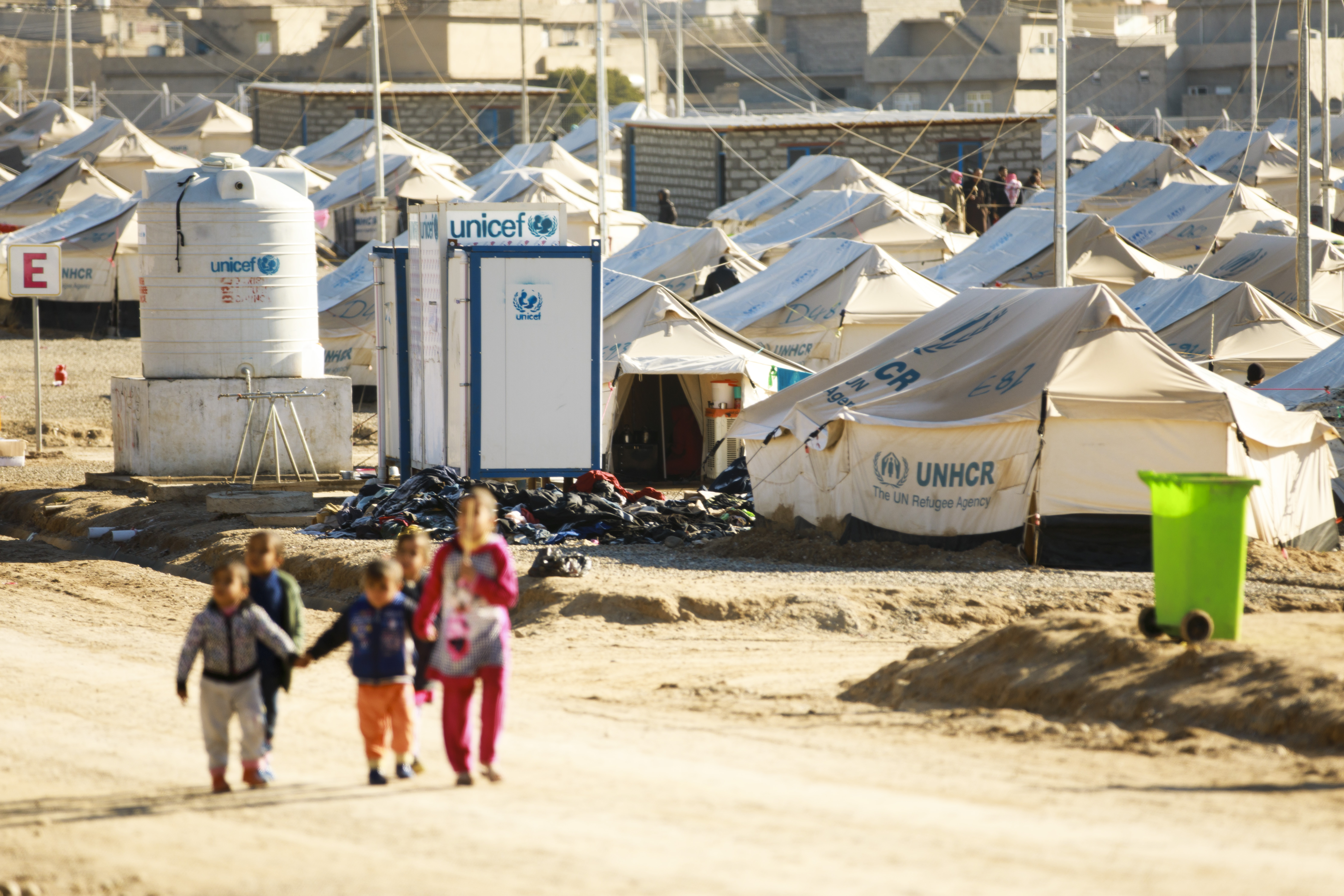 Flüchtlingscamp im Irak: Neue Möglichkeiten entwickeln, damit Flüchtlinge nicht ihr Leben auf Booten auf dem Mittelmeer riskieren müssen