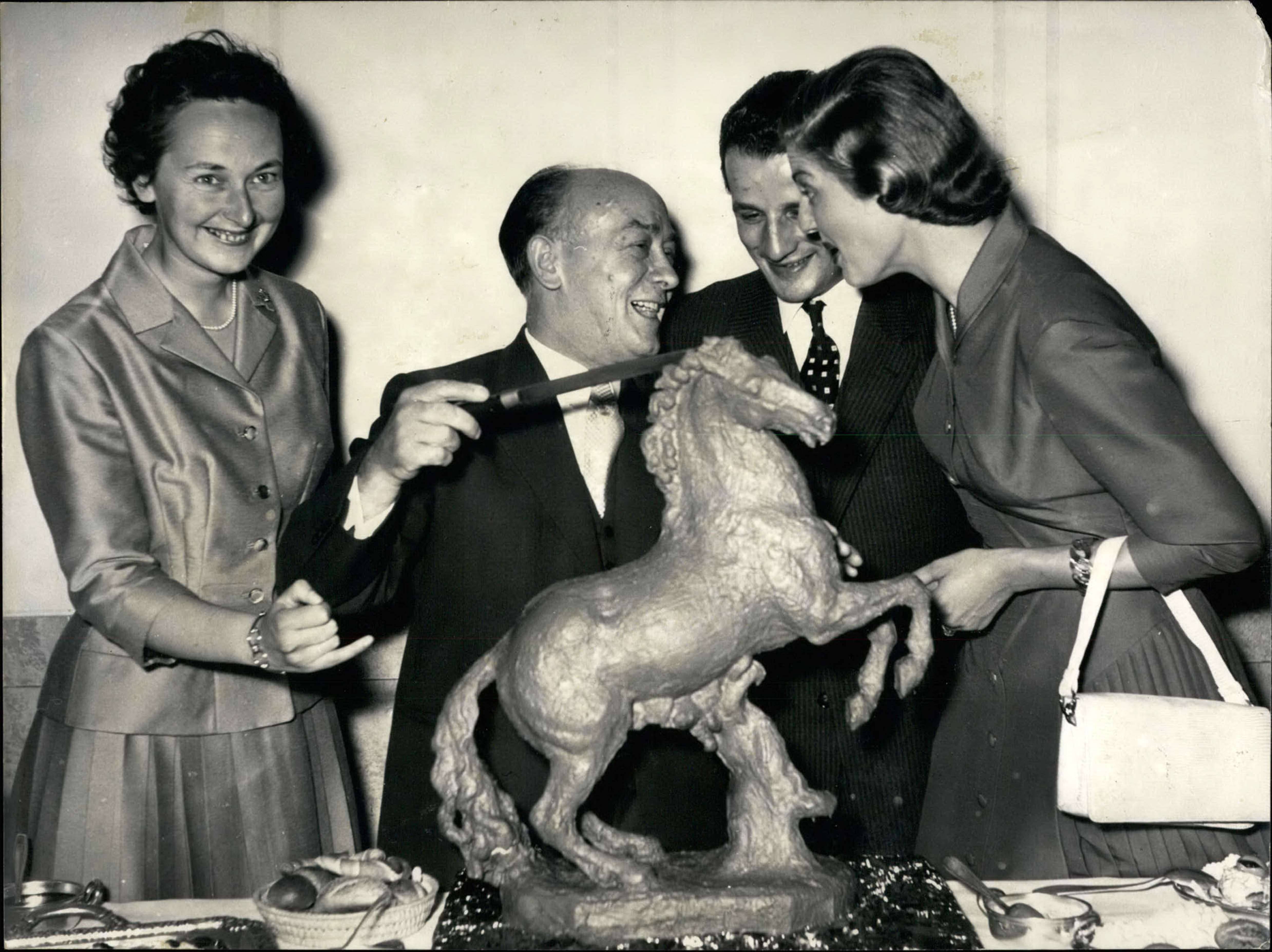 Erster SPD-Ministerpräsident Nordrhein-Westfalens: Fritz Steinhoff (hier bei der Reiterolympiade 1956)