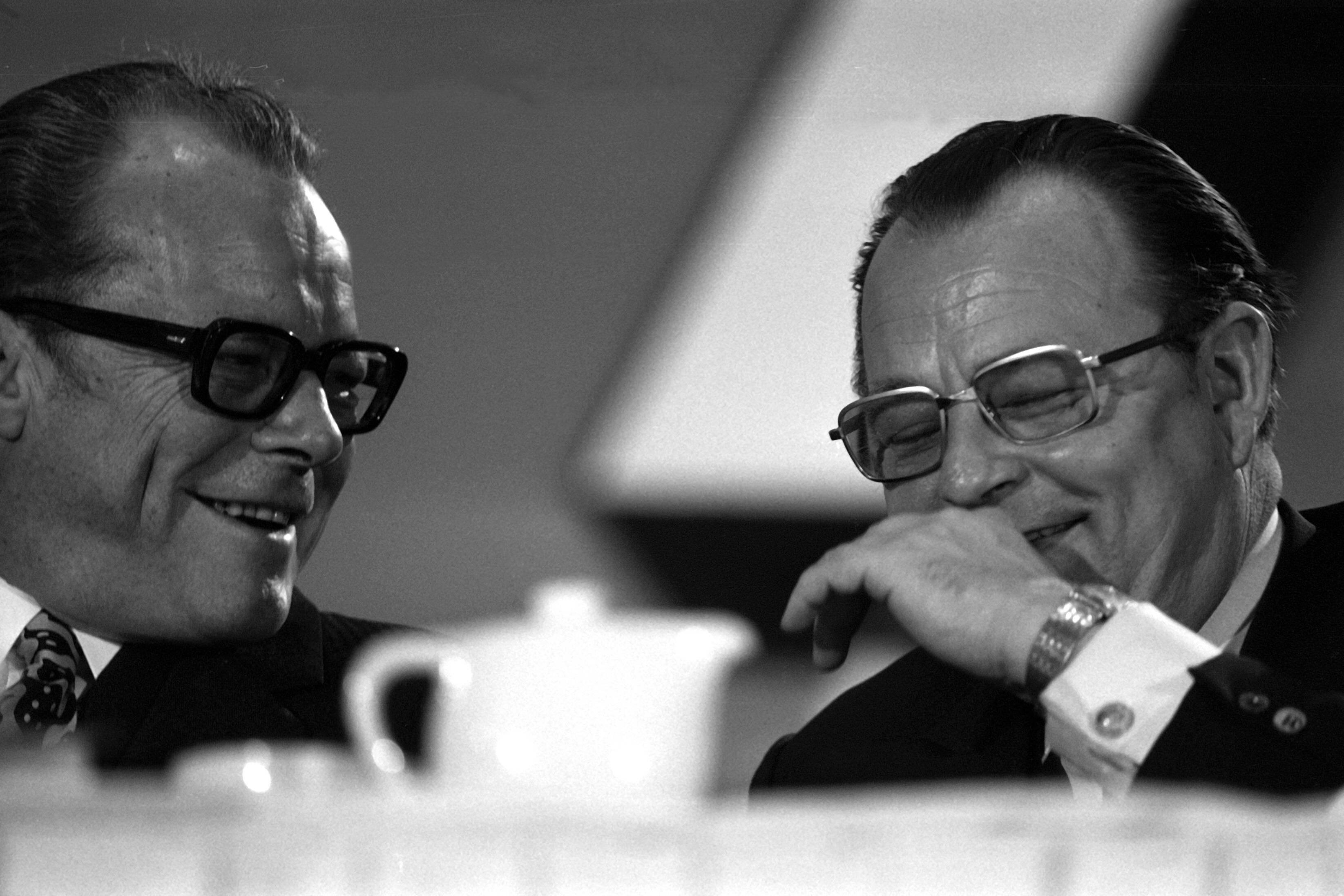 Prägten lange gemeinsam die SPD: Willy Brandt (links) mit Hans-Jürgen Wischnewski auf dem Parteitag 1971 in Godesberg.
