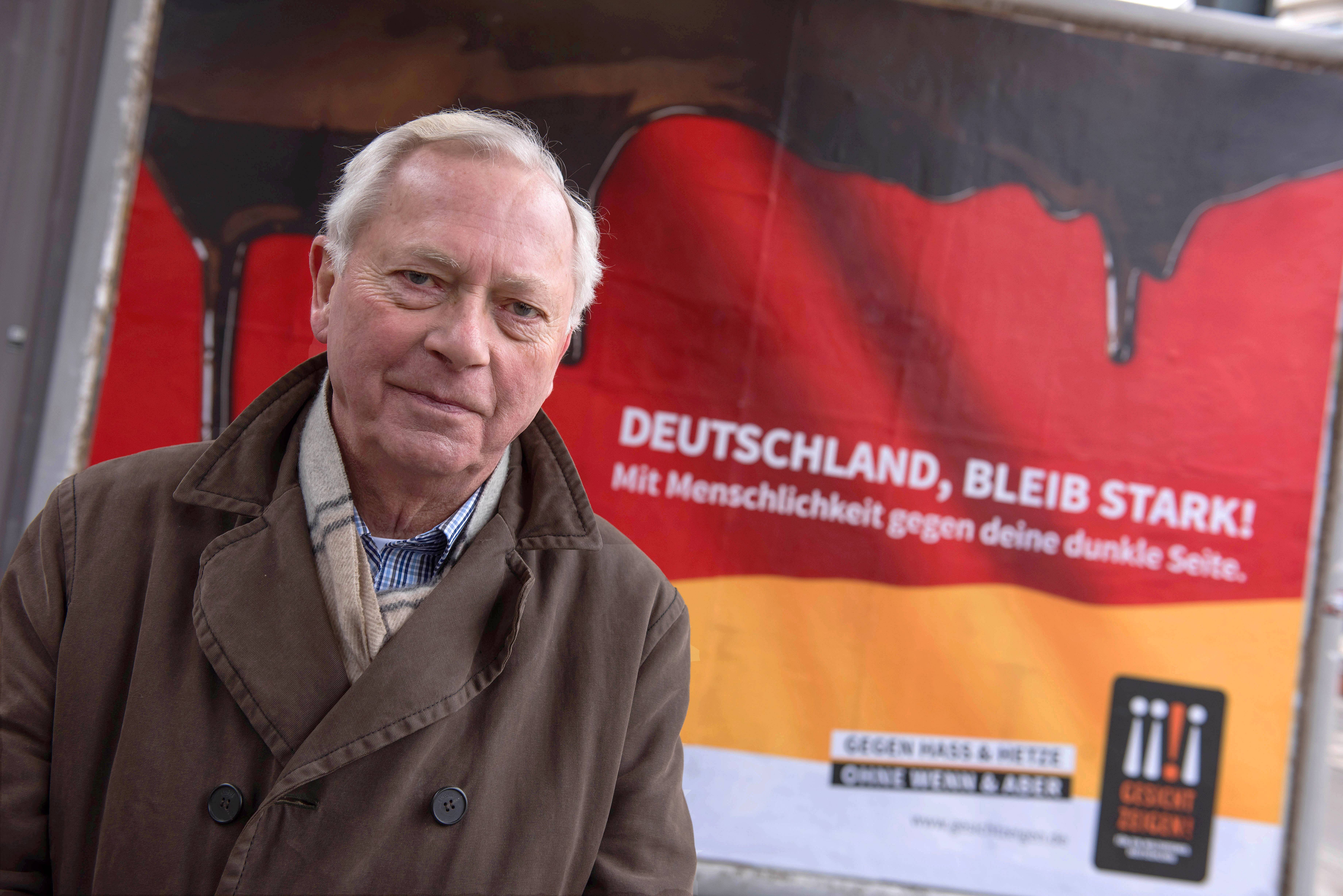 Engagiert gegen rechts und für die Demokratie: Der frühere Regierungssprecher und vorwärts-Chefredakteur Uwe-Karsten Heye feiert seinen 80. Geburtstag.