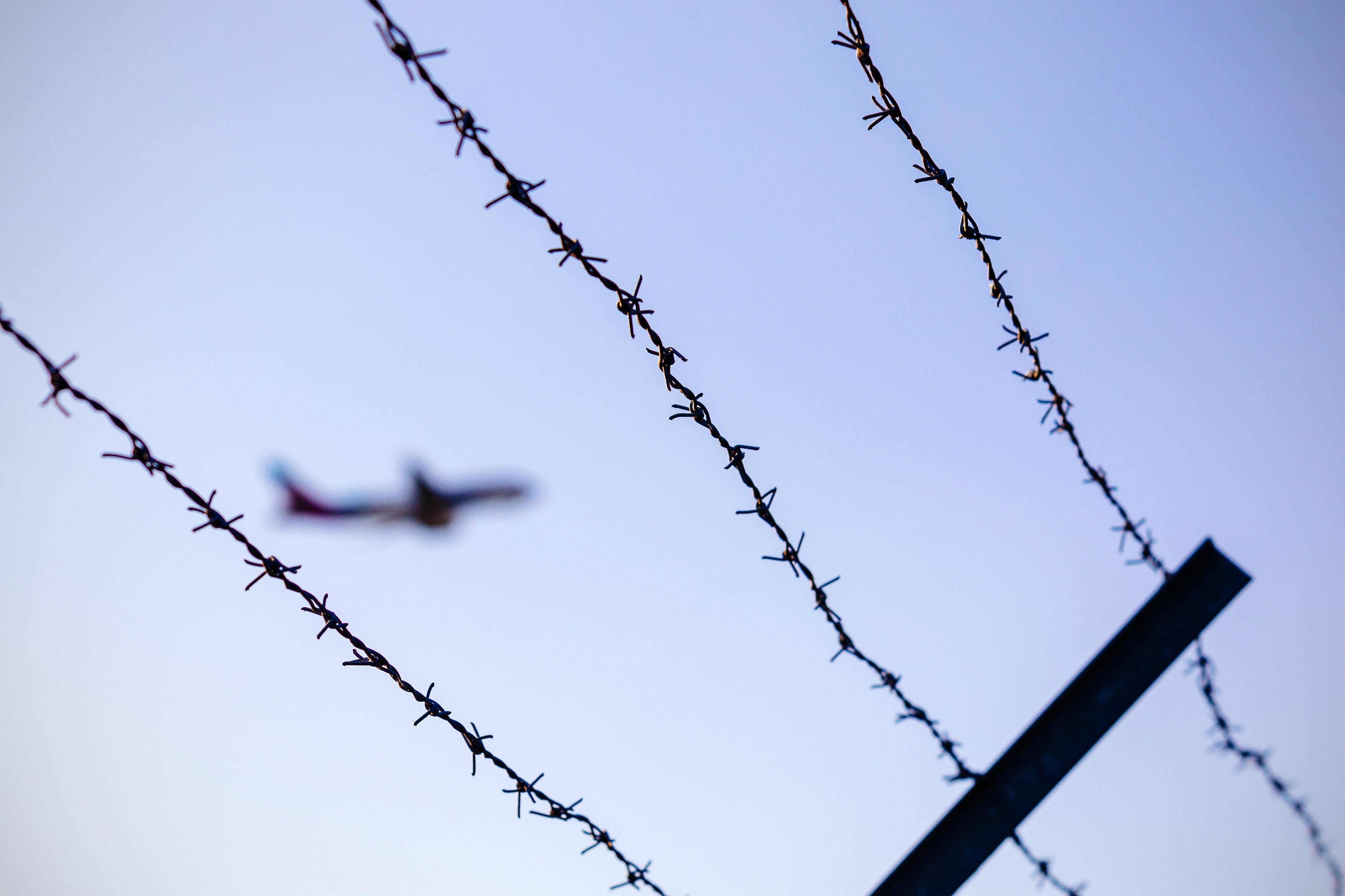 Wer zu Unrecht in Deutschland ist, soll das Land schneller verlassen. Die Bundesregierung hat entsprechende Vorschläge vorgelegt.
