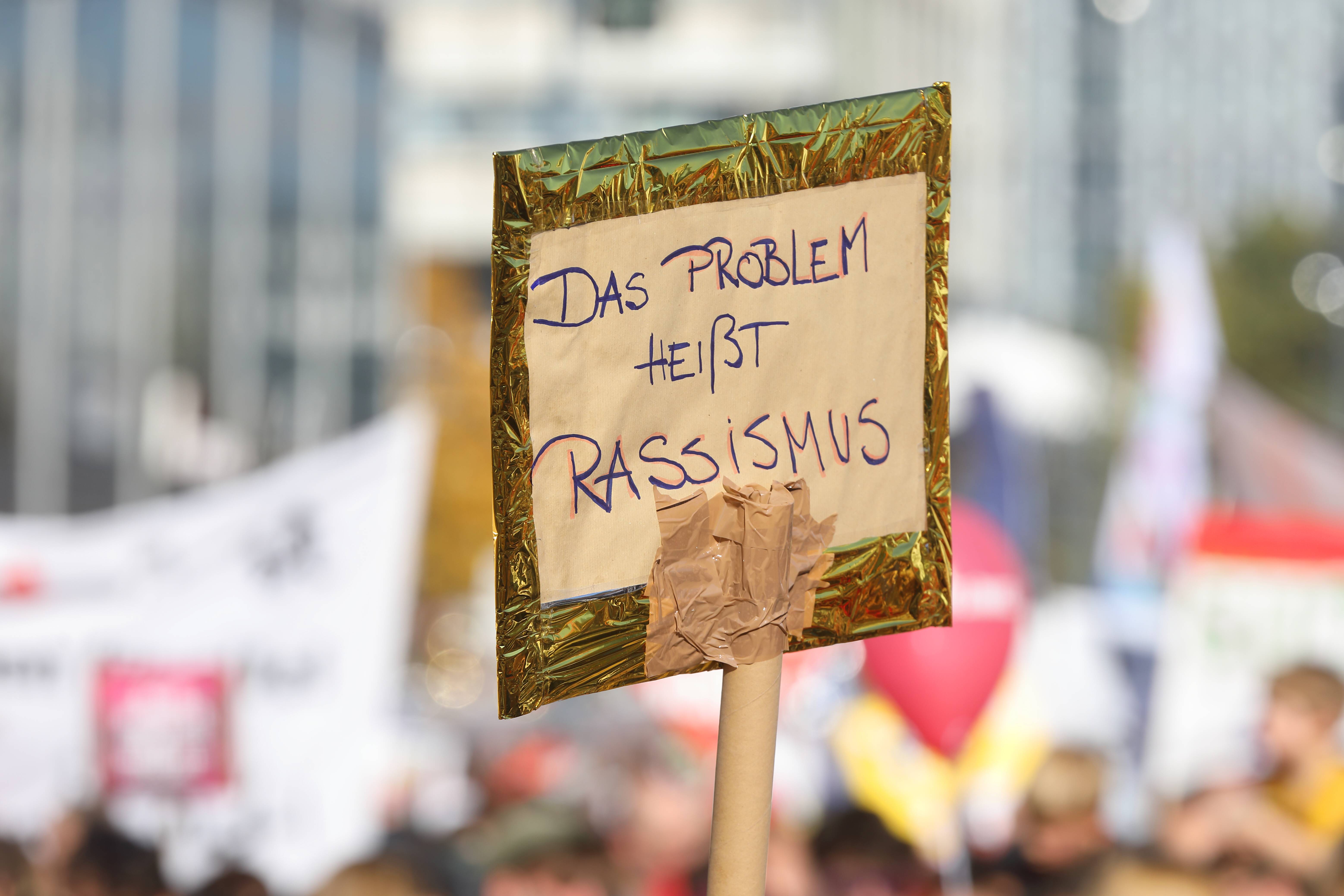 Gegen Rassismus und Rechtsextremismus: Der Kabinettsausschuss der Bundesregierung hat einen umfangreichen Maßnahmenkatalog auf den Weg gebracht.