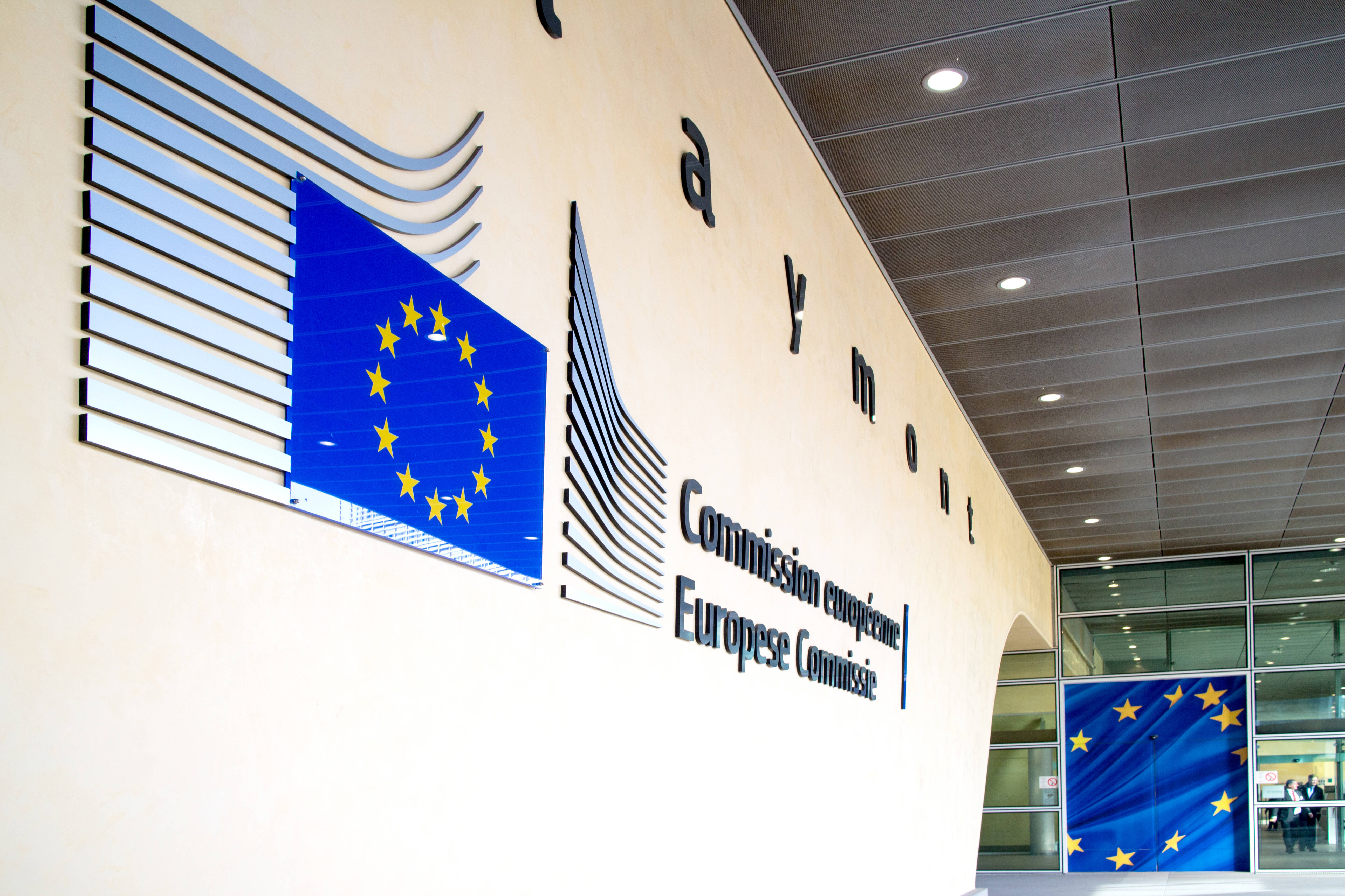Sitz der EU-Kommision in Brüssel: Die Kommision hat schlicht zu lange gebraucht, um die dringend benötigten Corona-Impfstoffe zu bestellen.