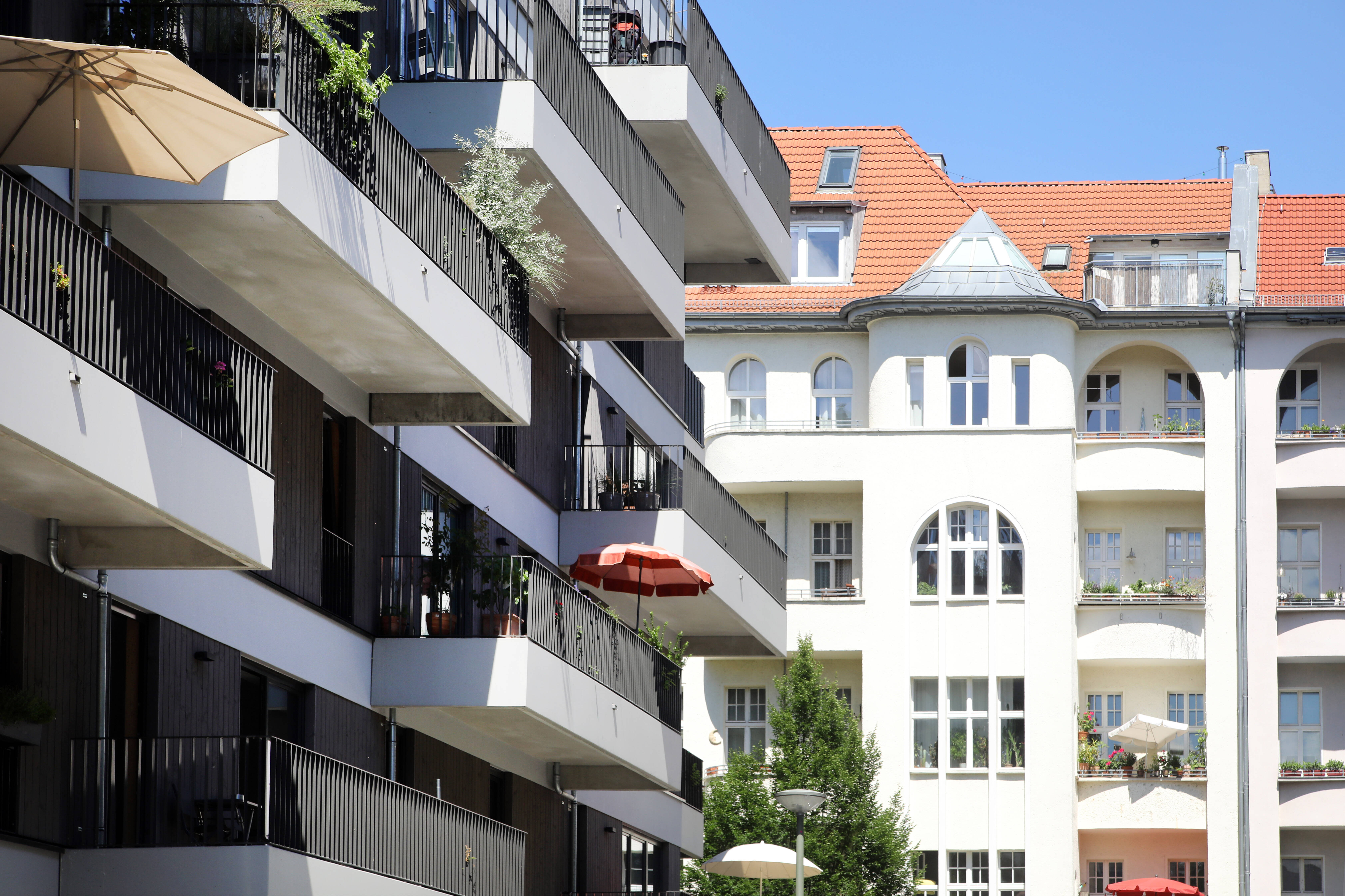 Besonders die wohlhabende Oberschicht in Deutschland hat ihr Vermögen in Immobilien investiert. 
