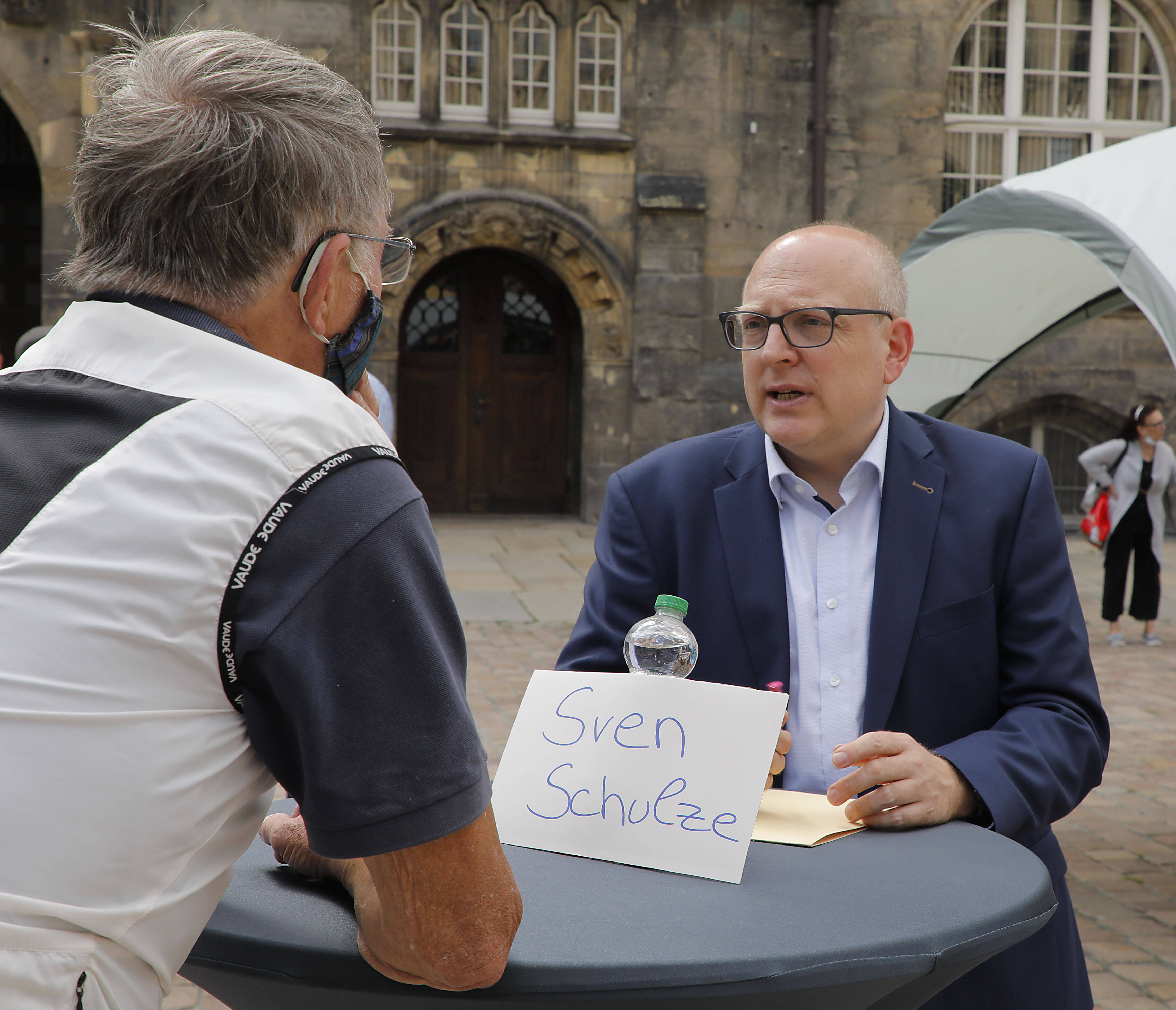 Der Wahlkampf im Sommer (Archivbild) war von Erfolg gekrönt: Sven Schulze (SPD) ist Chemnitz neuer Oberbürgermeister.