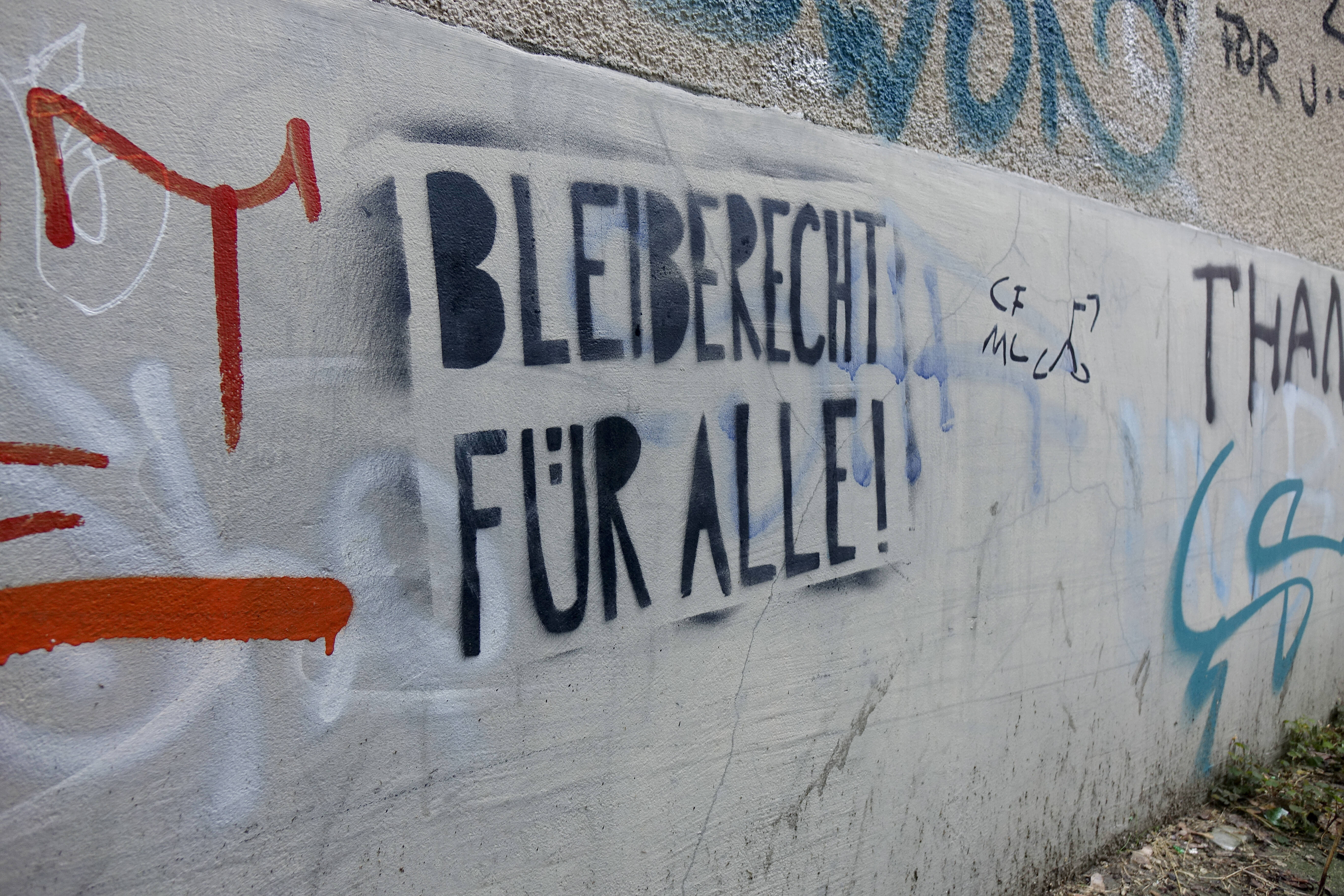 Geduldete Menschen sollen in Deutschland künftig nach fünf Jahren ein Chancenaufenthaltsrecht erhalten.