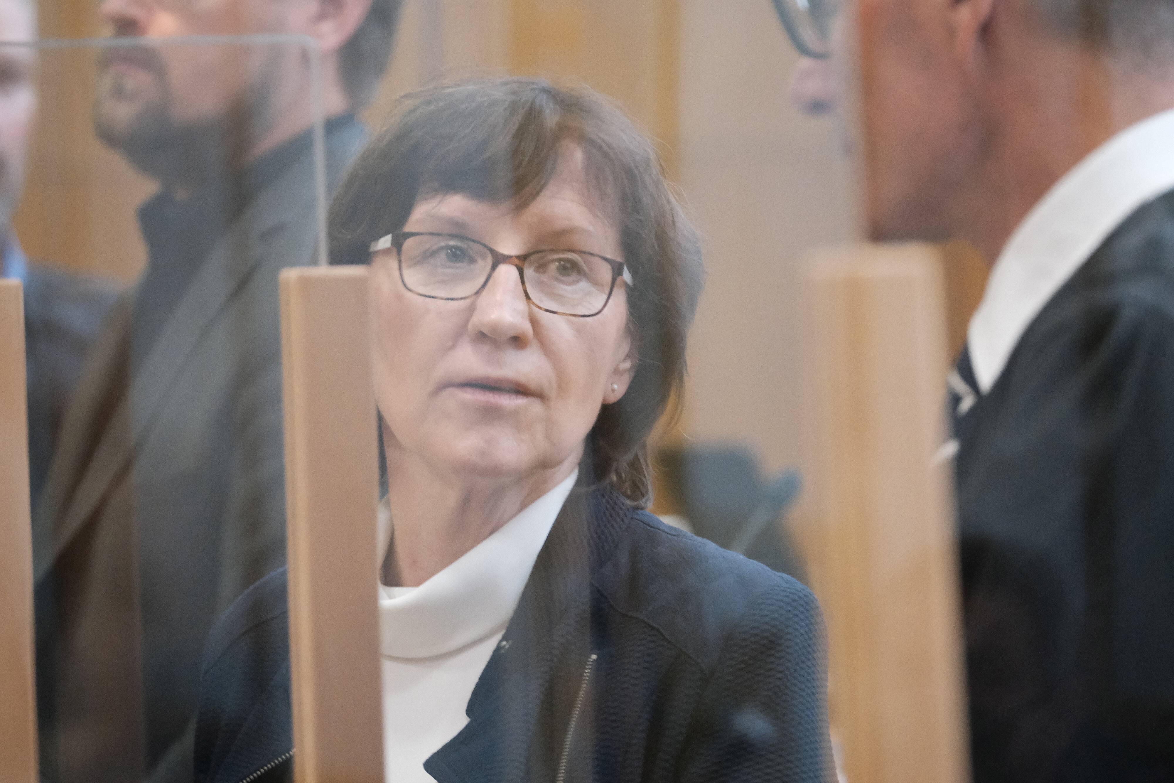 Appellierte an den mutmaßlichen Mörder ihres Mannes Stephan E., die Wahrheit zu sagen: Witwe Irmgard Braun-Lübcke (hier im August 2020)