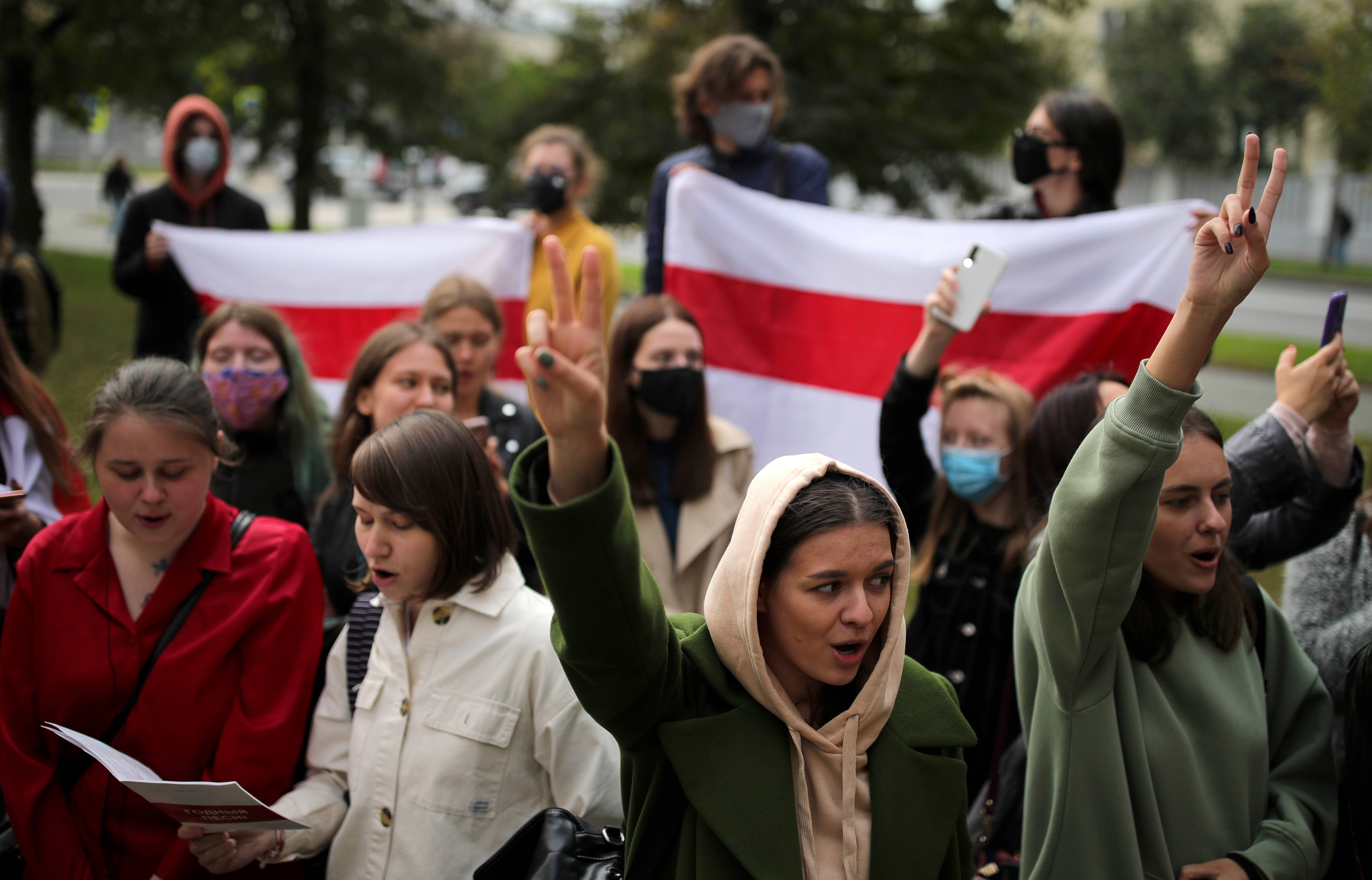 Mutige Frauen: In Minsk protestieren auch am 28. September 2020 Studentinnen gegen das Regime Lukaschenko.