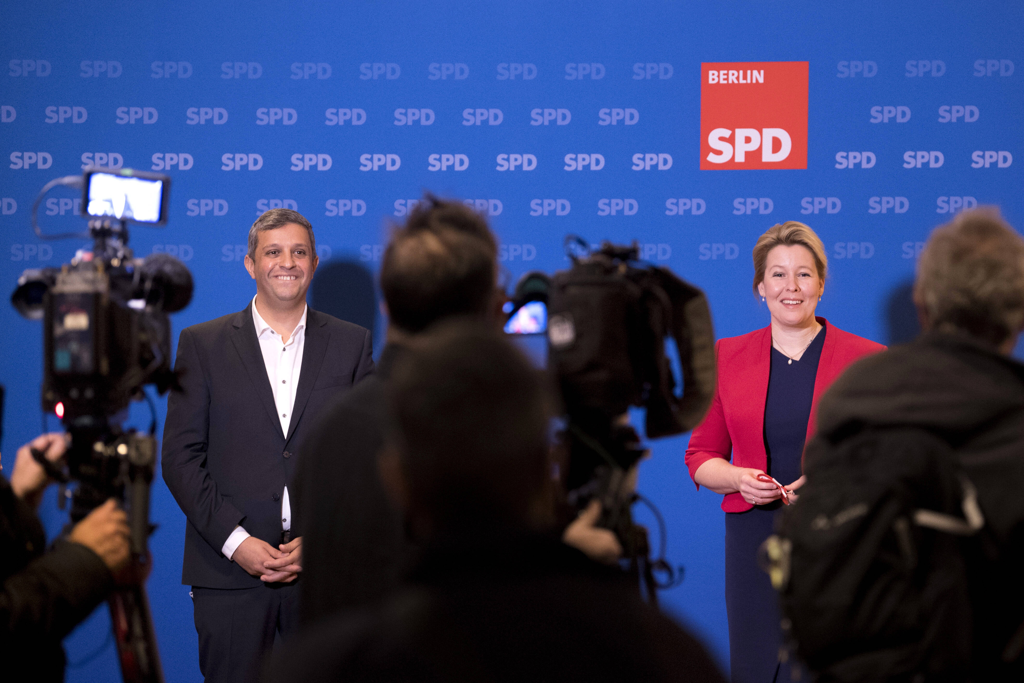 Neue Berliner SPD-Doppelspitze Giffey und Saleh: Zwei Paar Schultern können mehr tragen als eines allein.
