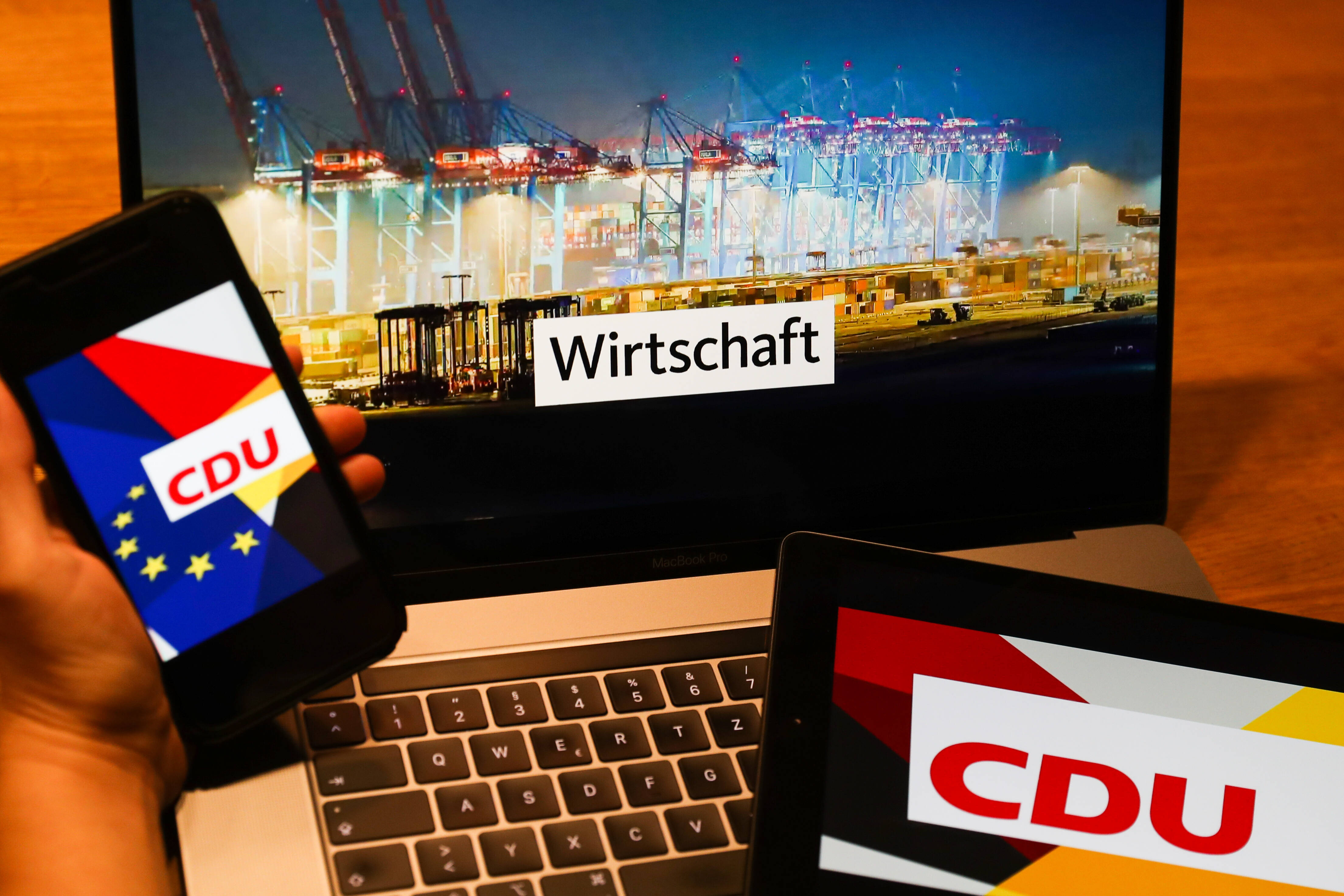 Trotzt öffentlich hoher Kompetenzwerte: Die CDU ist also wirtschaftspolitisch derzeit nicht auf der Höhe der Zeit.