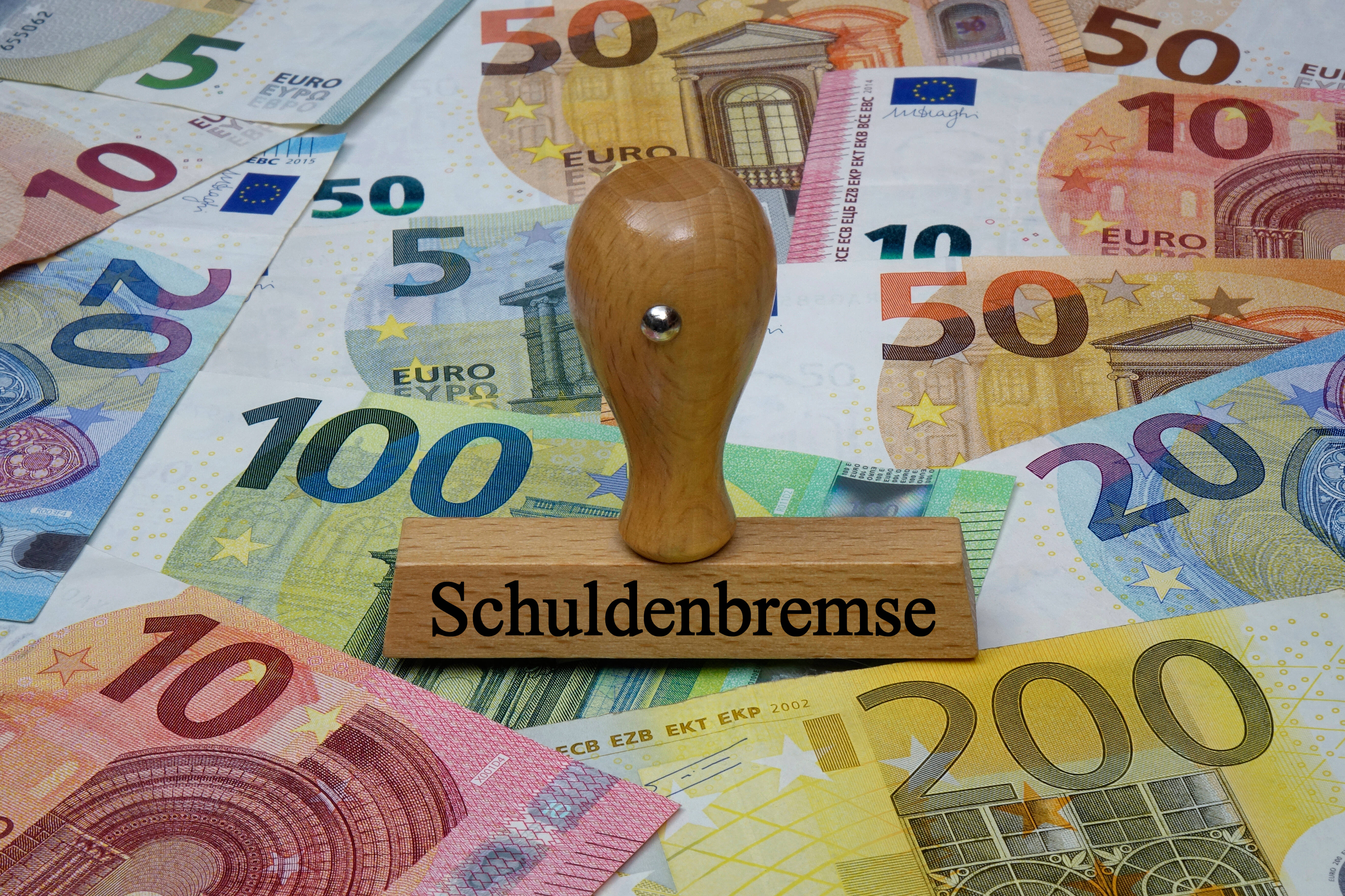 Passt die Schuldenbremse noch in die Zeit? Nein, sagt Mustafa Güngör, Chef der SPD-Fraktion in der Bremischen Bürgerschaft.