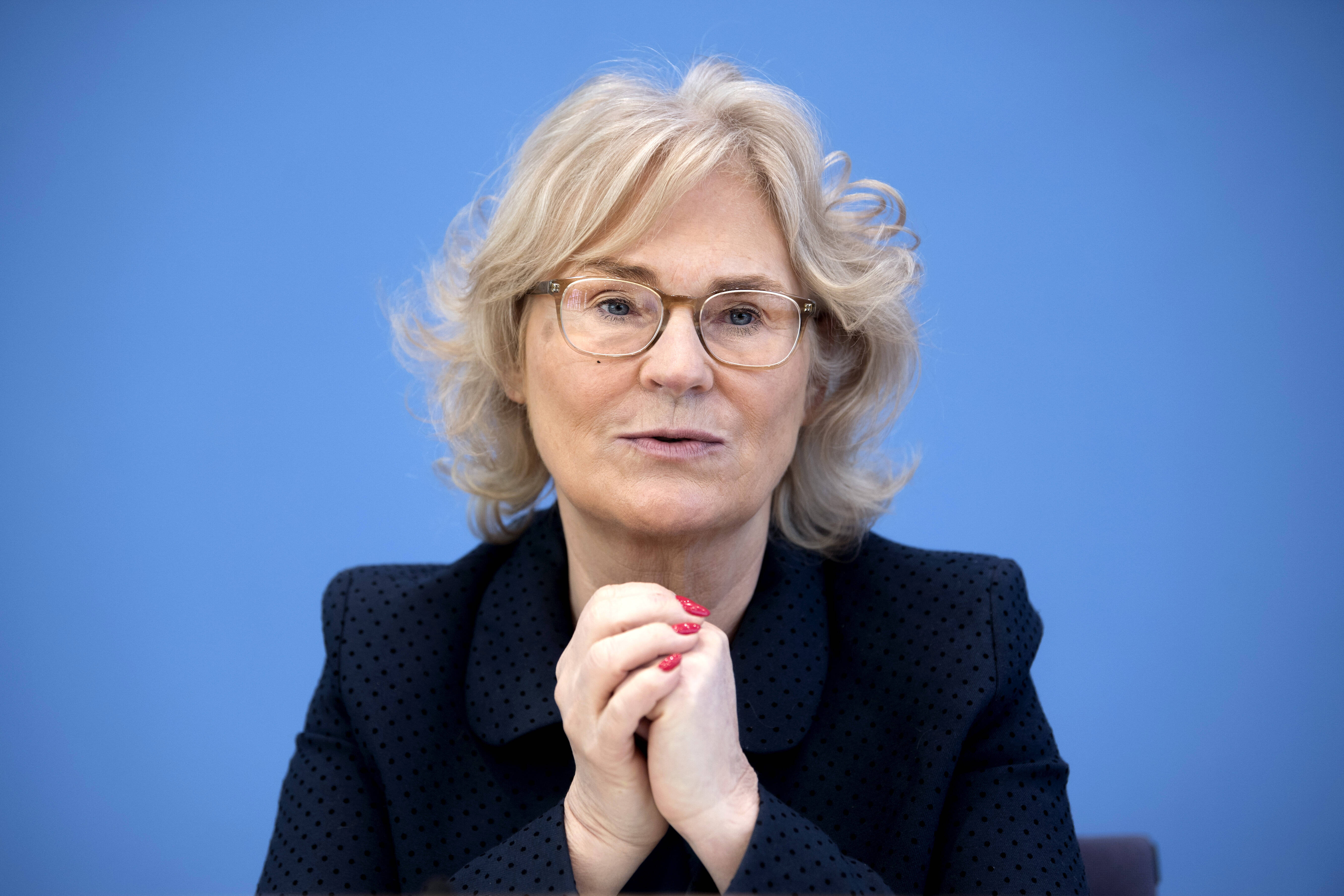 Bundesjustizministerin Christine Lambrecht: ,,Es geht hier nicht um Sonderrechte oder Privilegien, sondern um ein zentrales Gebot unseres Rechtsstaats.“