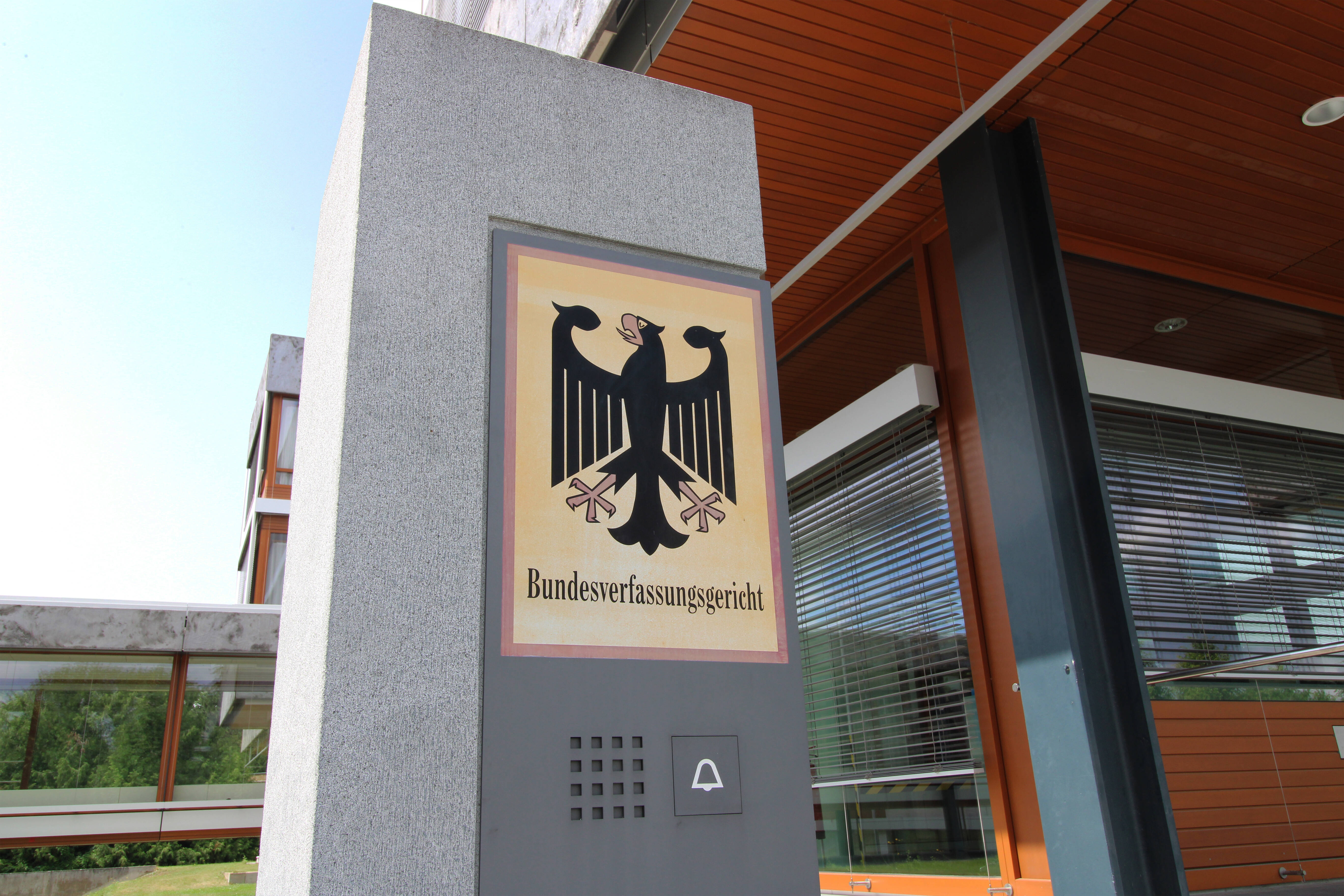 Das Bundesverfassungsgericht hat die im Frühjahr geltende Bundesnotbremse für rechtens erklärt.