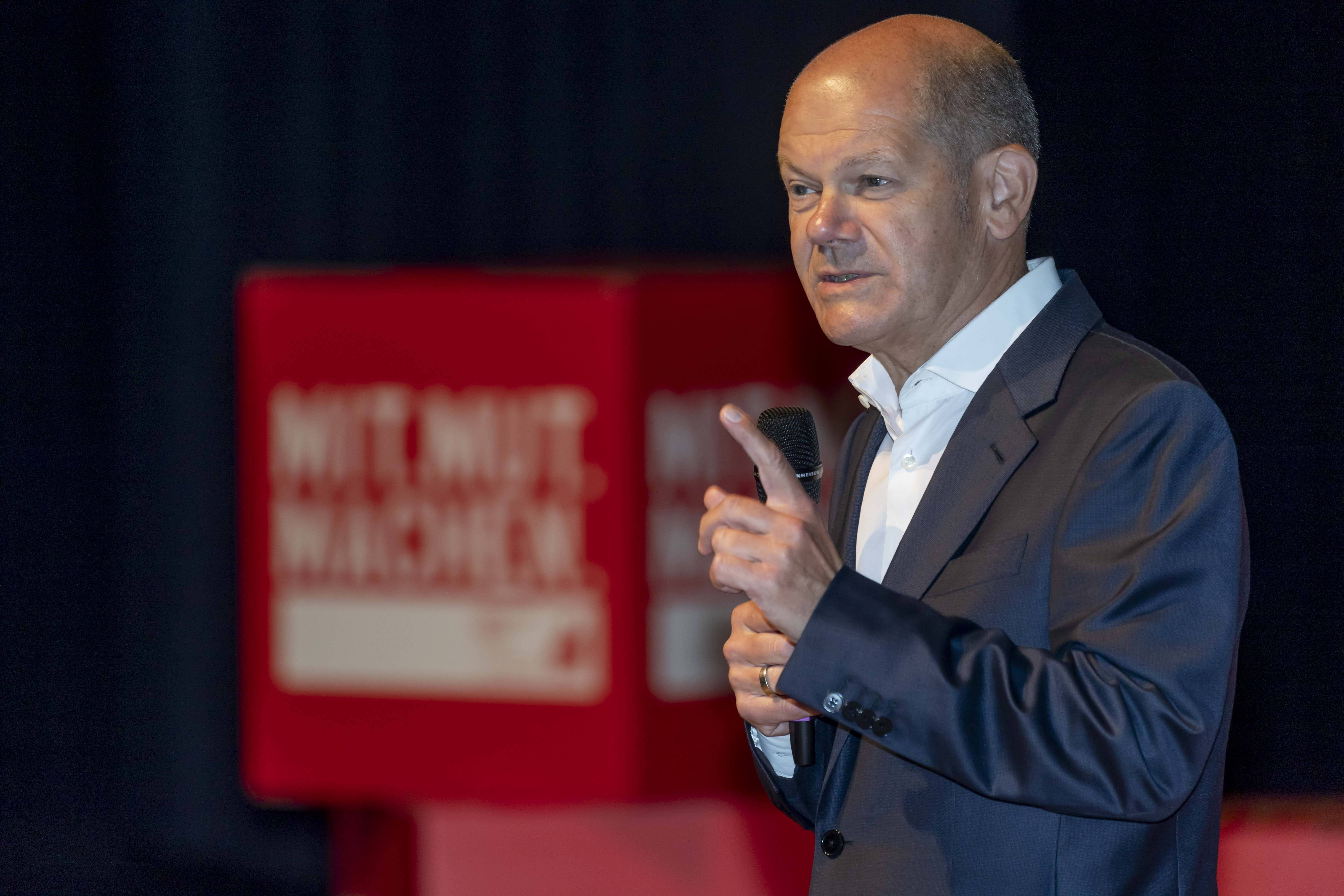 Olaf Scholz verspricht bei der IGBCE in Cottbus Strukturhilfen für die Kohleregion Lausitz, auch über die Bundestagswahl hinaus.