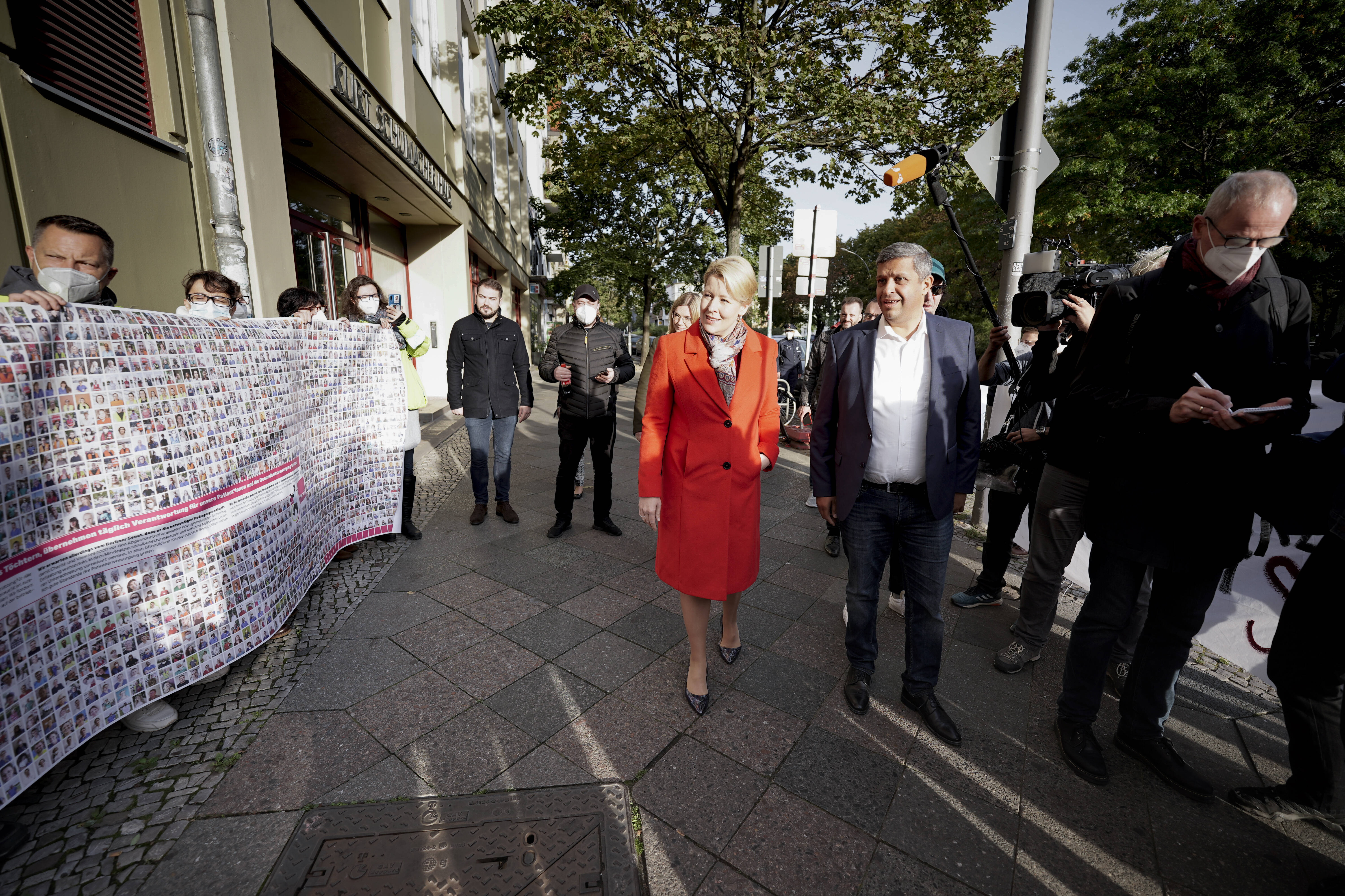 Franziska Giffey und Raed Saleh biegen in Berlin auf die Zielgerade der Sondierungsgespräche ein.